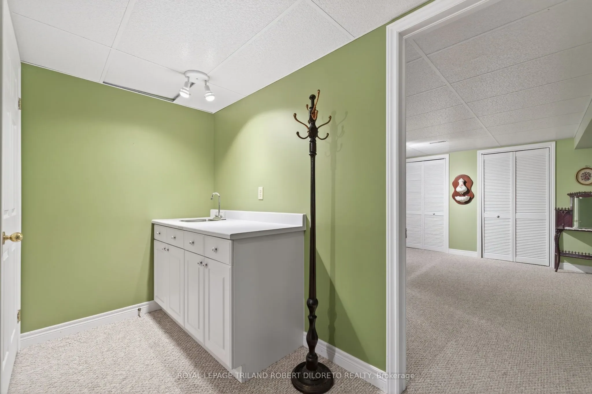 60 Fiddlers Green Road, #4