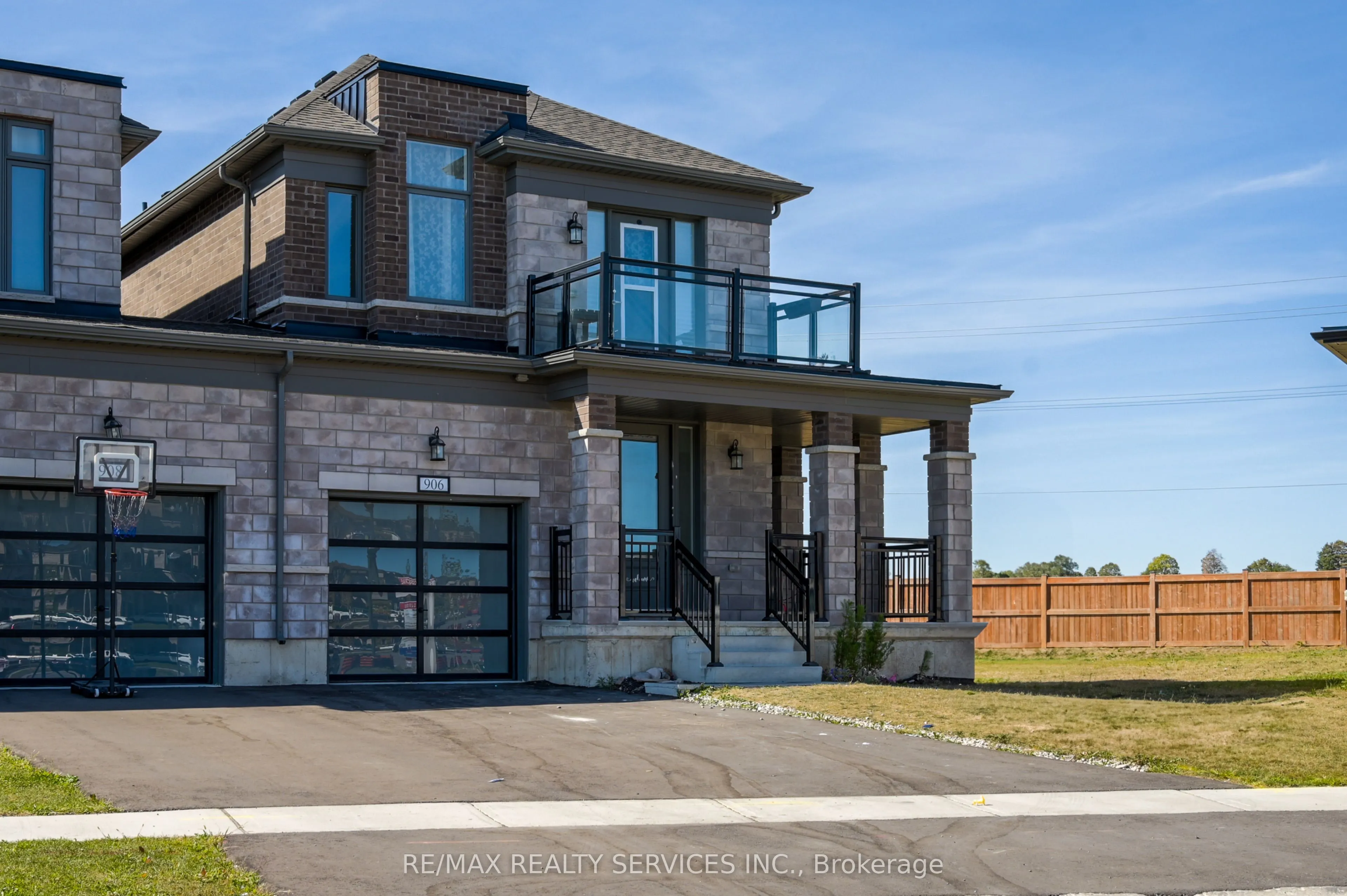 906 Sobeski Avenue