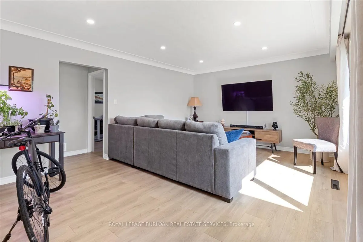 161 Hoover Crescent, #MAIN
