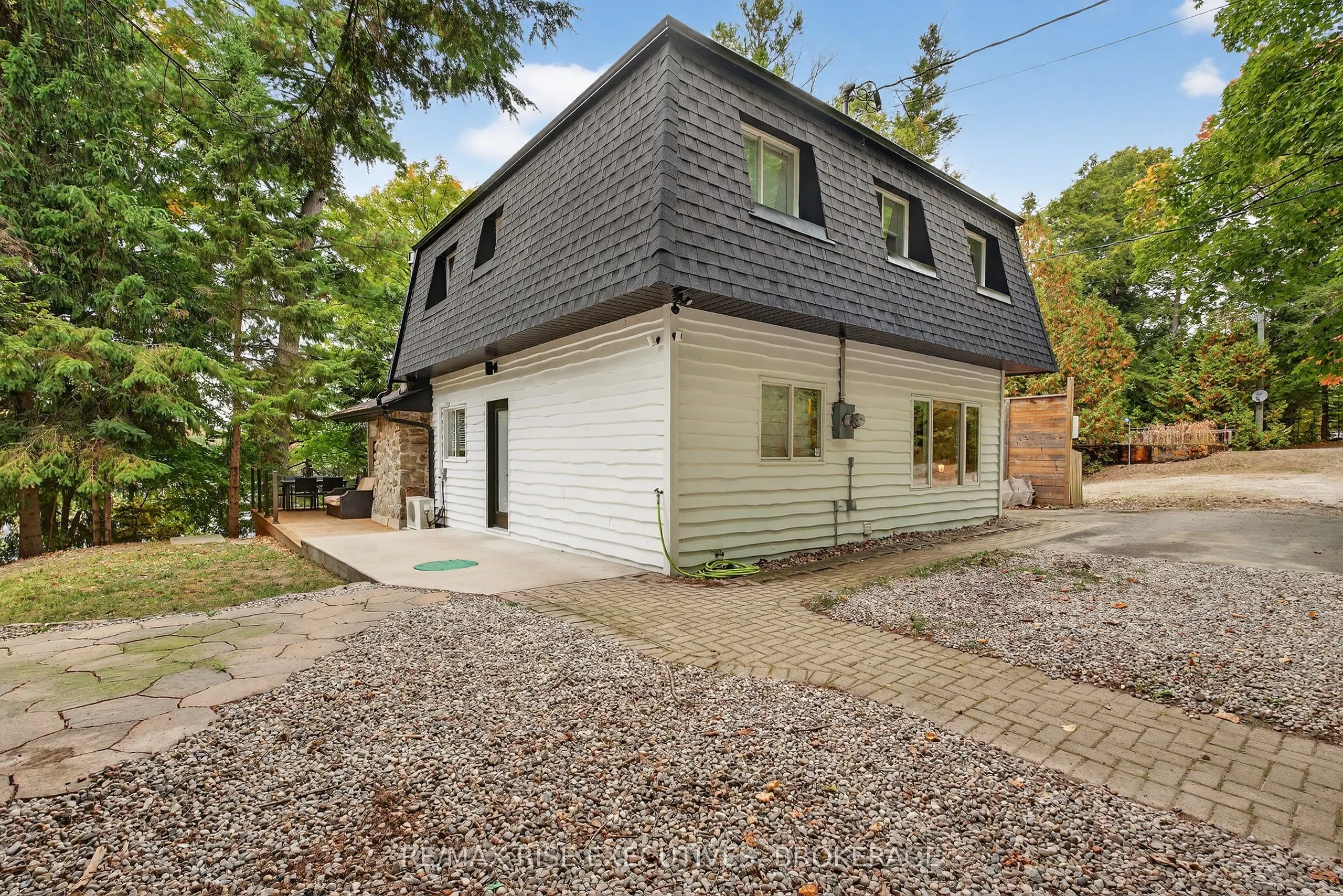 973 Foster Bay Lane