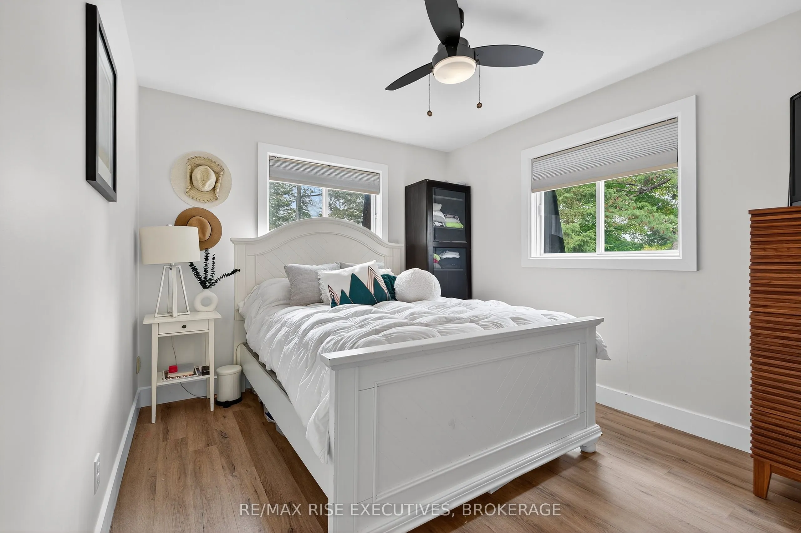 973 Foster Bay Lane