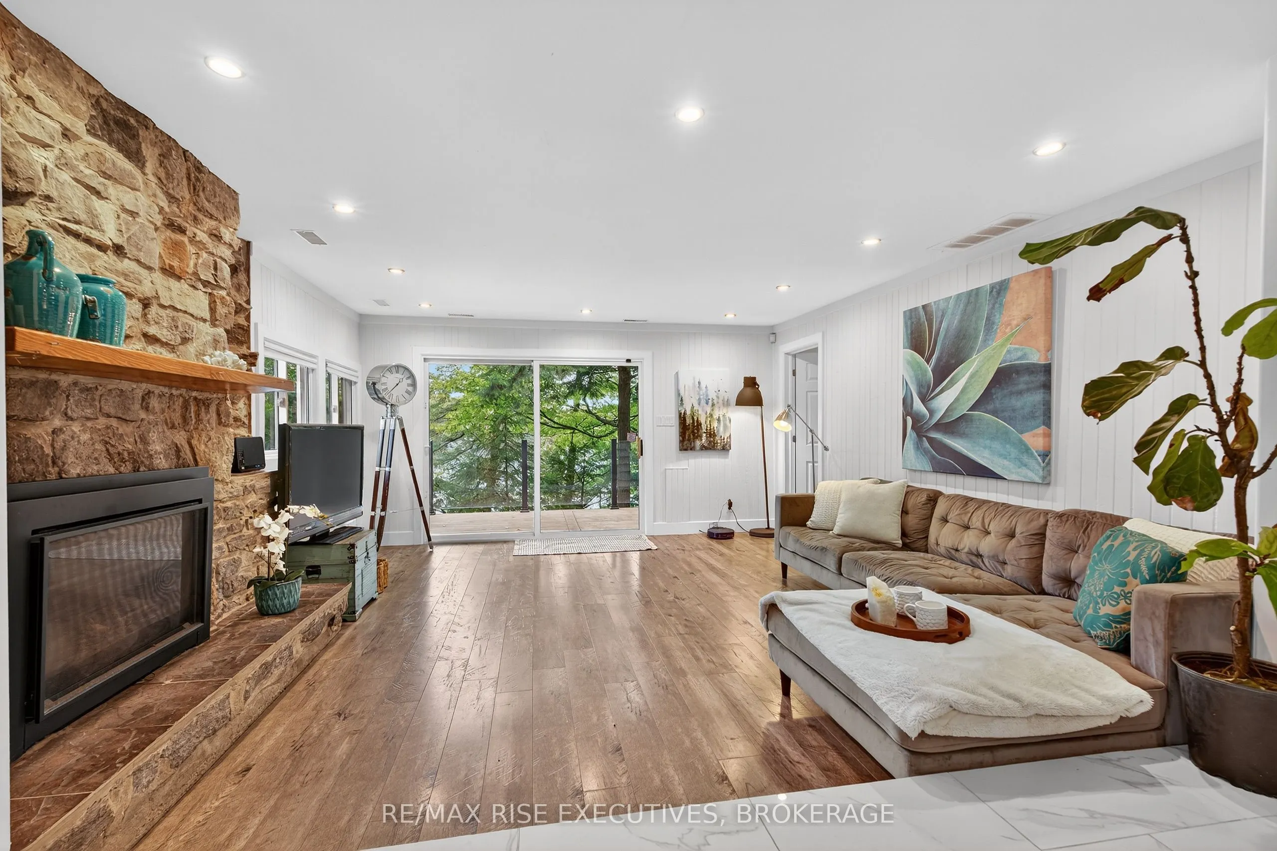 973 Foster Bay Lane