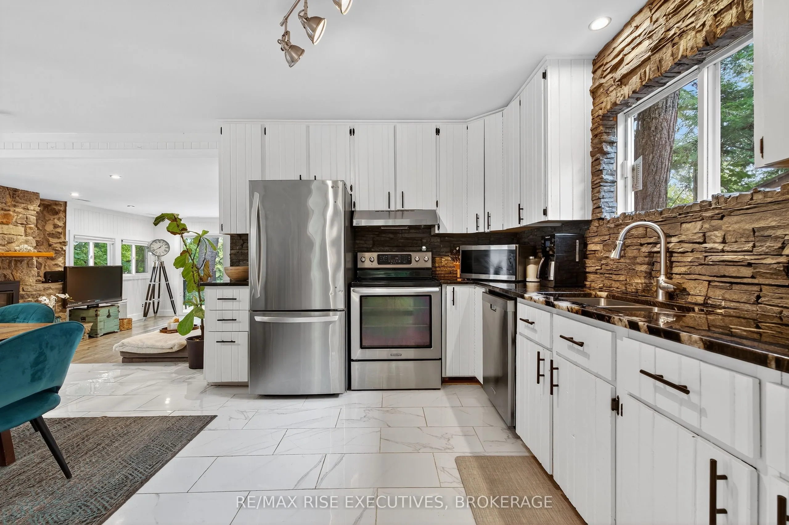 973 Foster Bay Lane