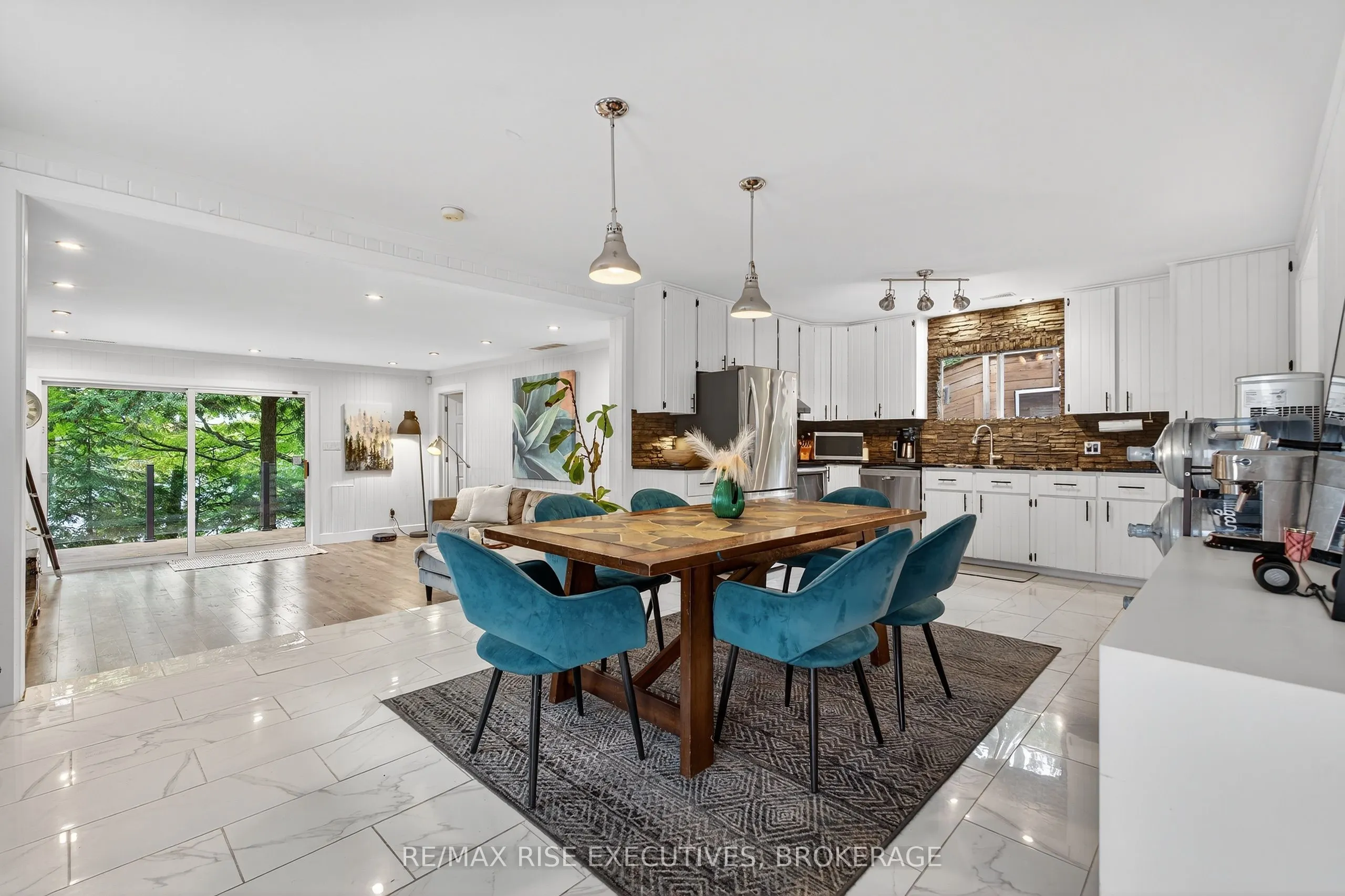 973 Foster Bay Lane