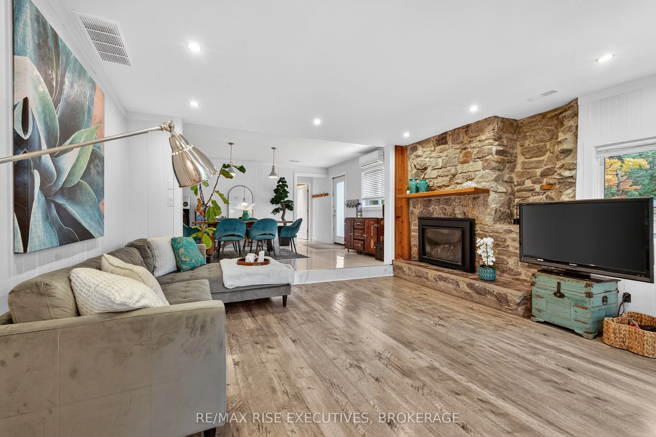 973 Foster Bay Lane