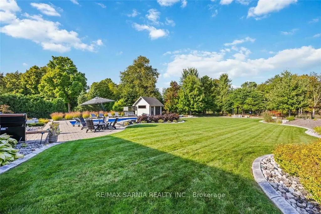 6854 Creekside Drive