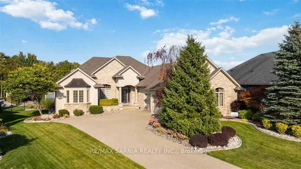 6854 Creekside Drive