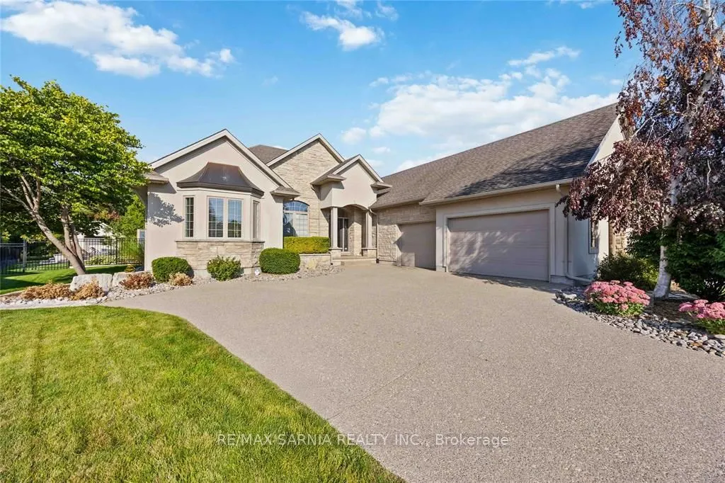 6854 Creekside Drive