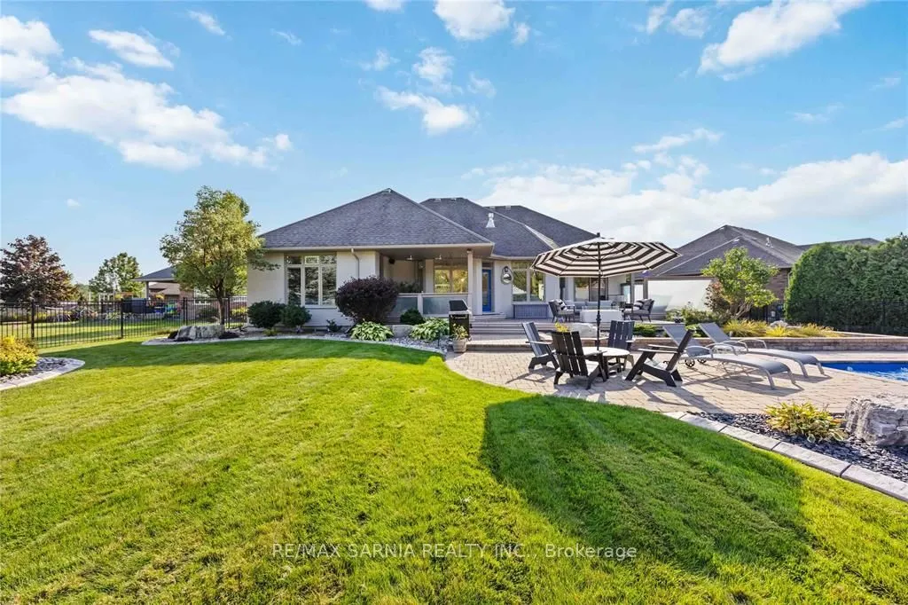6854 Creekside Drive