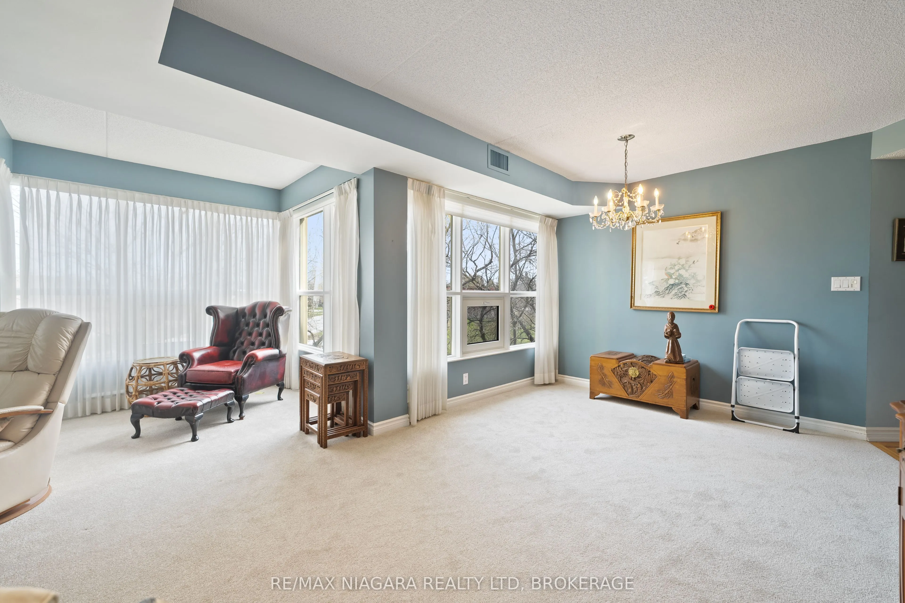 244 Lakeshore Road, #301
