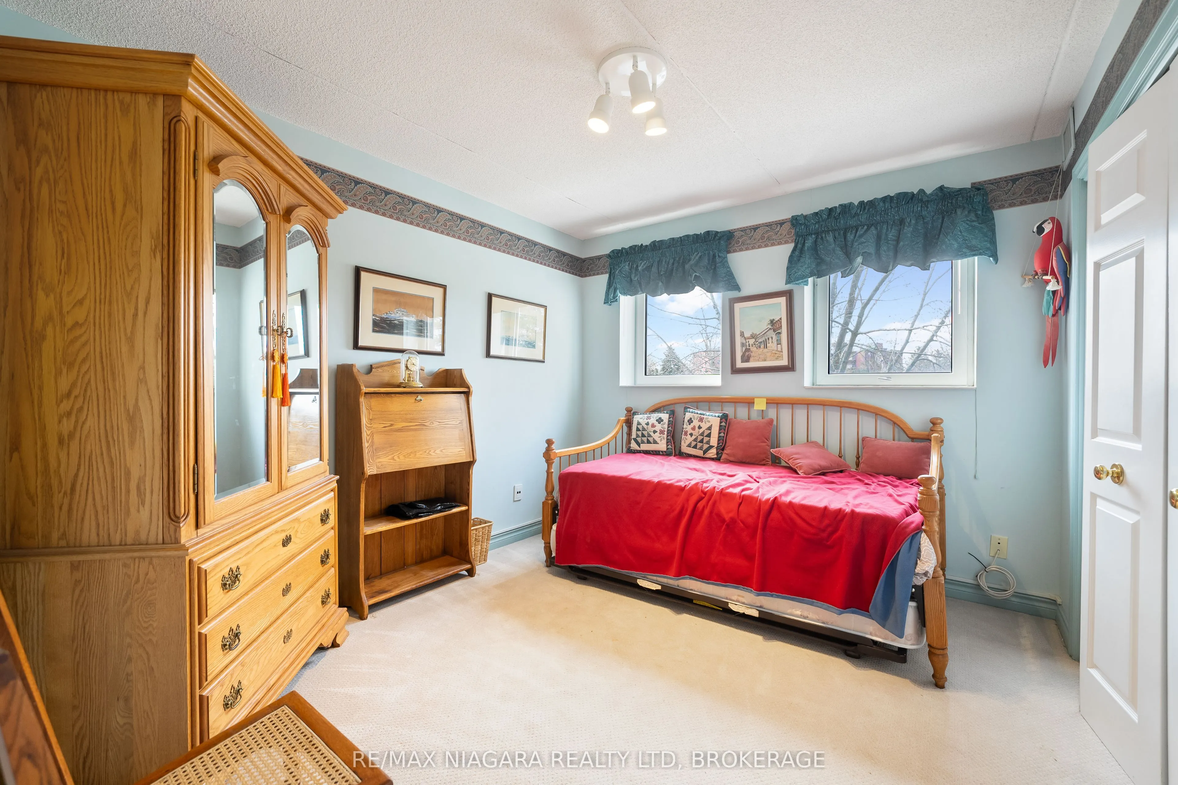 244 Lakeshore Road, #301