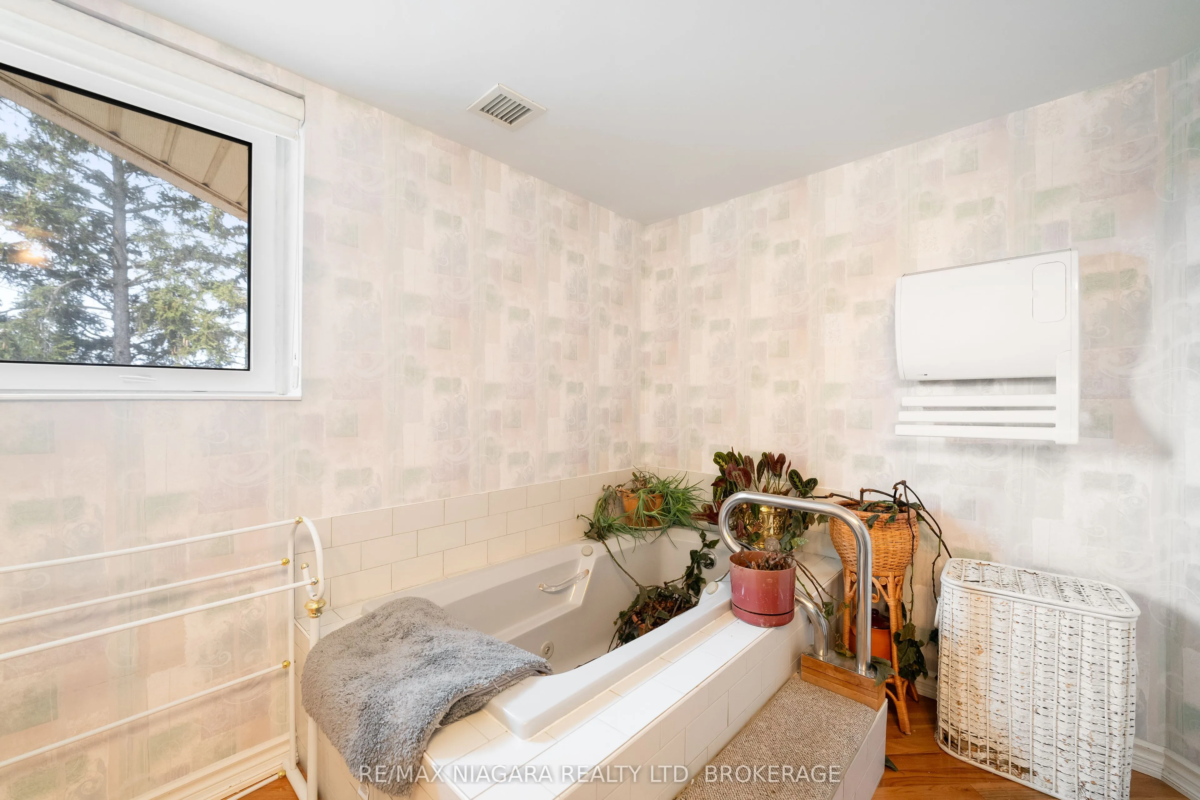244 Lakeshore Road, #301