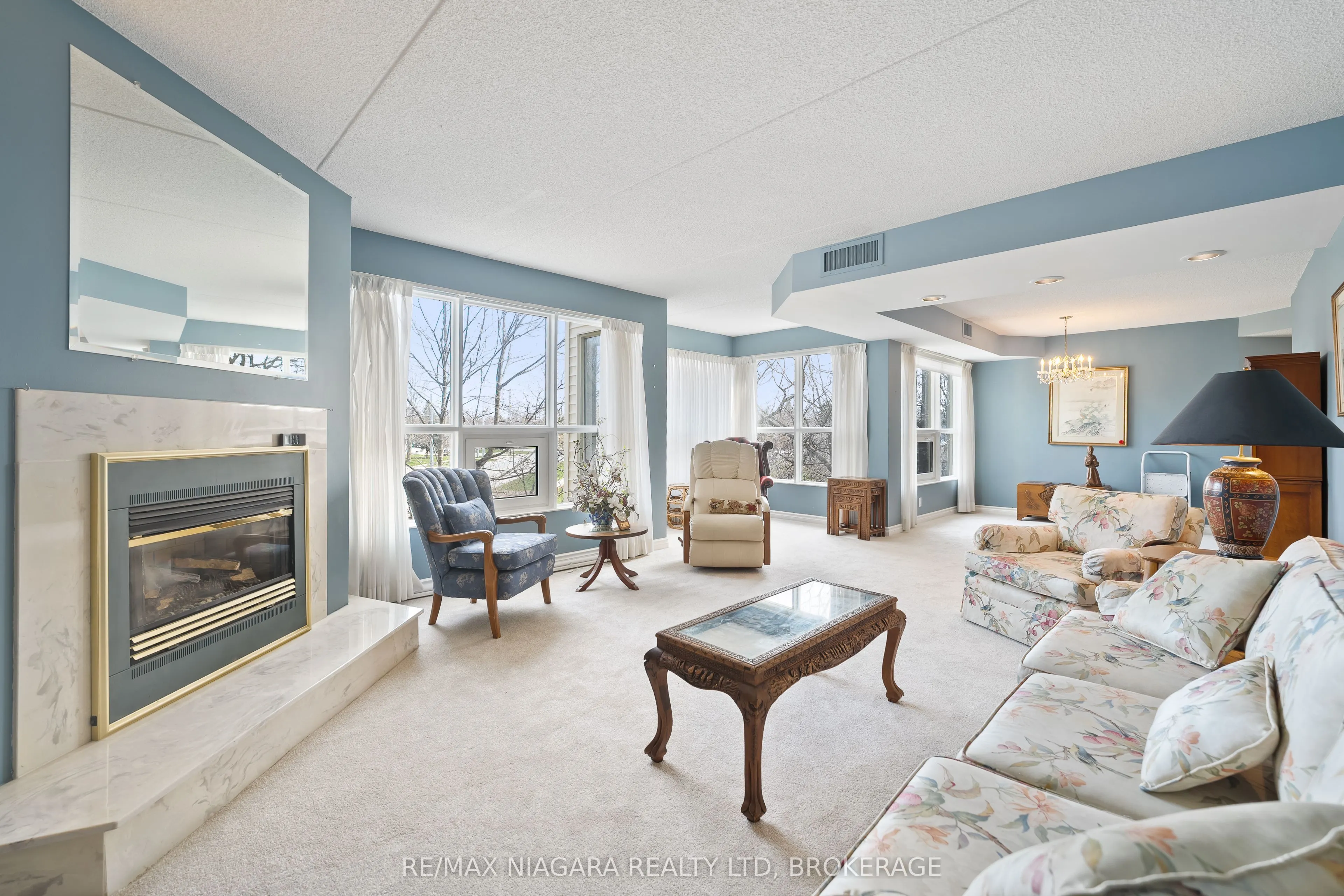 244 Lakeshore Road, #301
