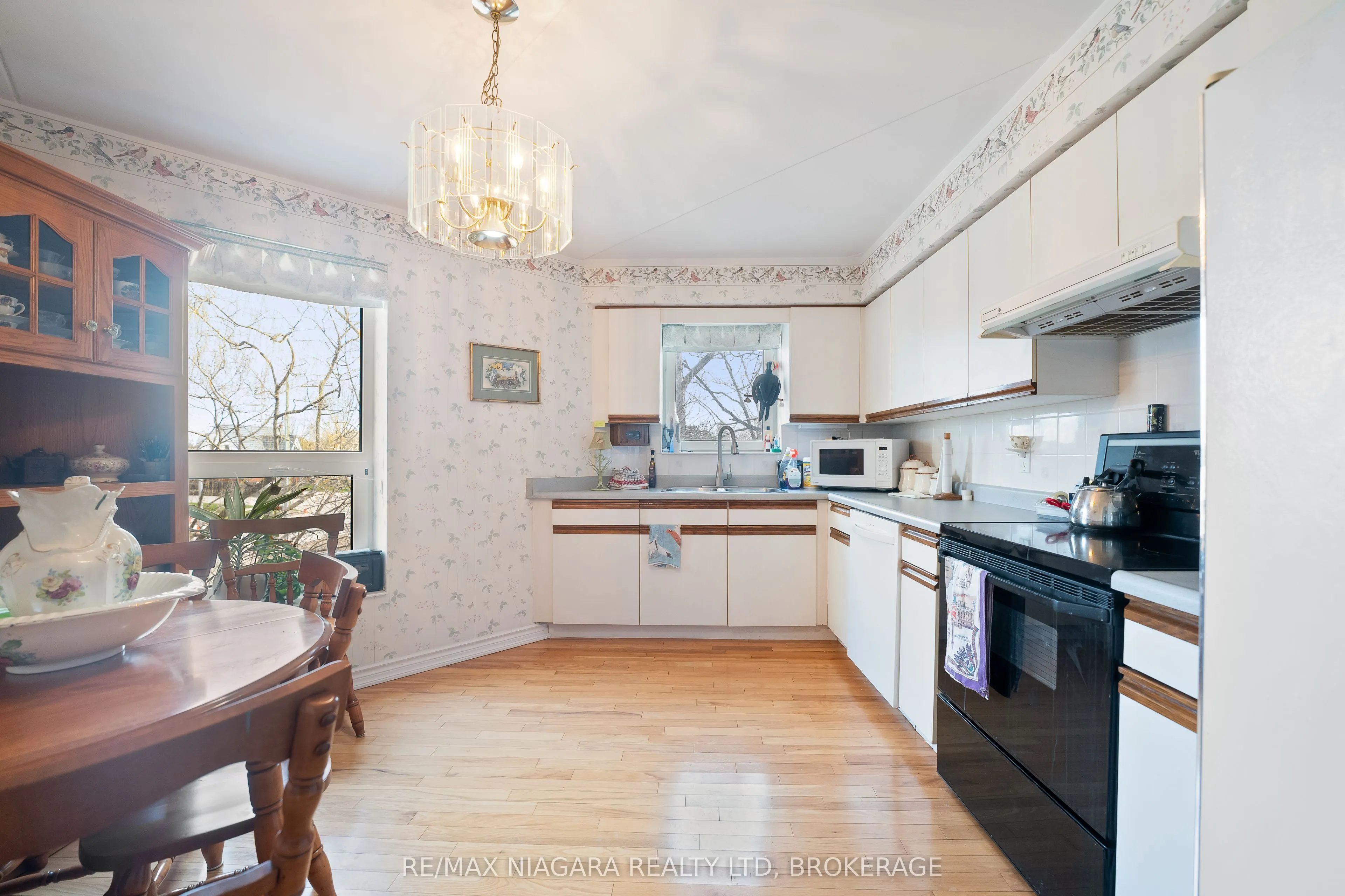 244 Lakeshore Road, #301