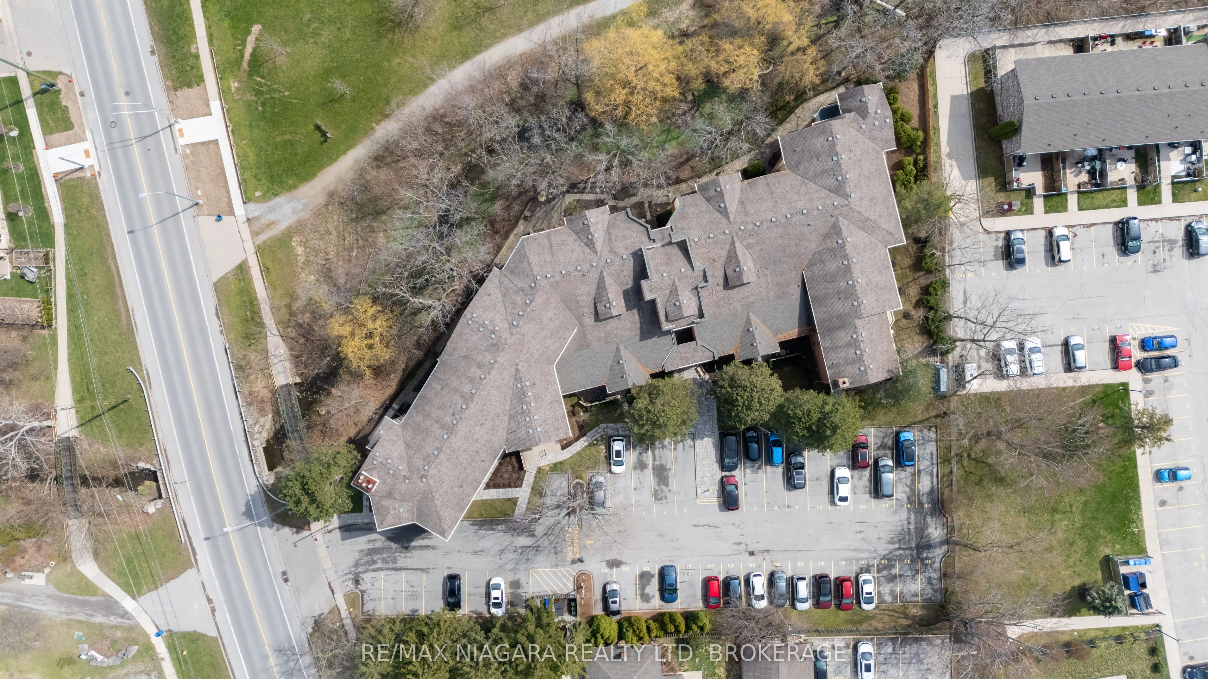 244 Lakeshore Road, #301