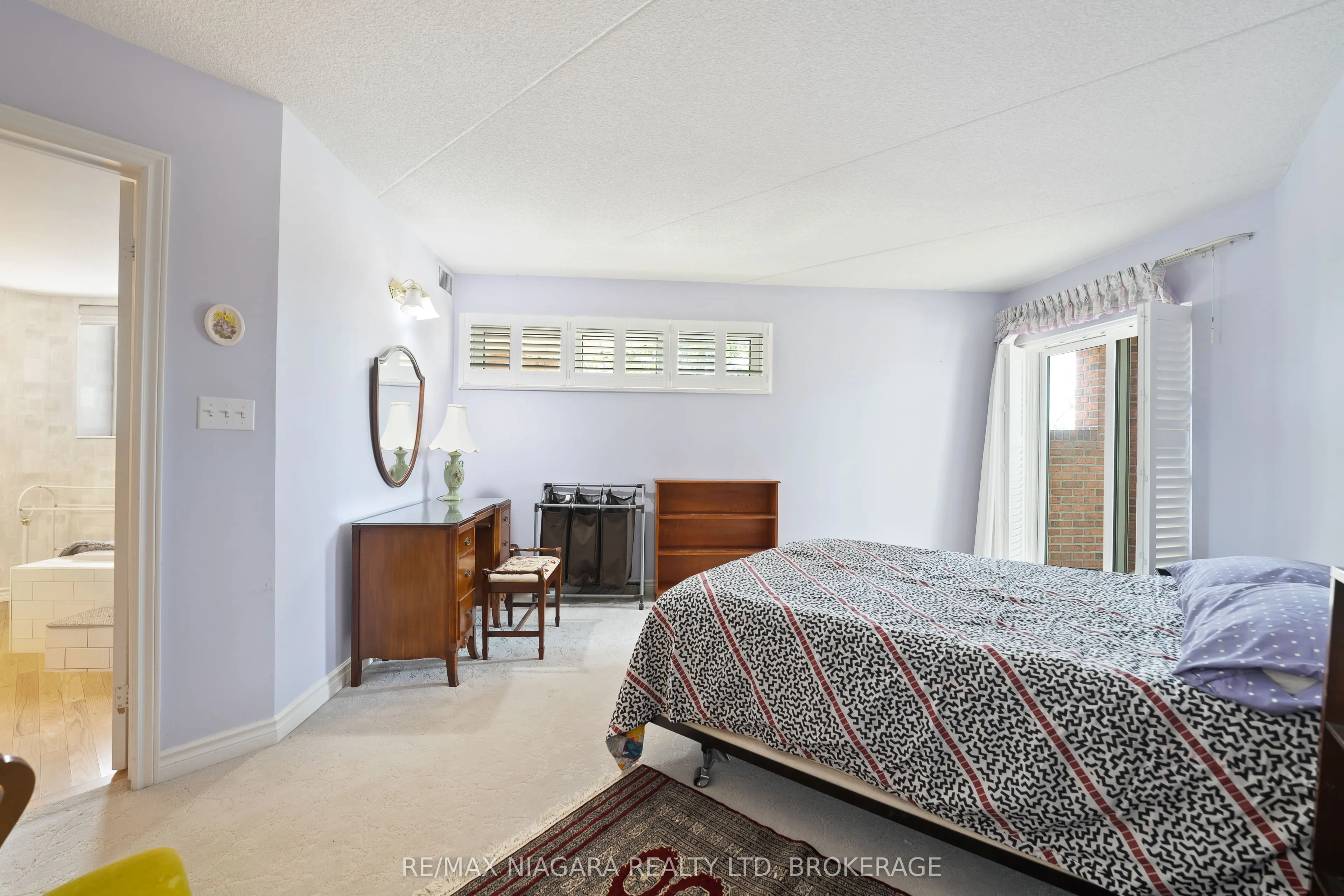 244 Lakeshore Road, #301
