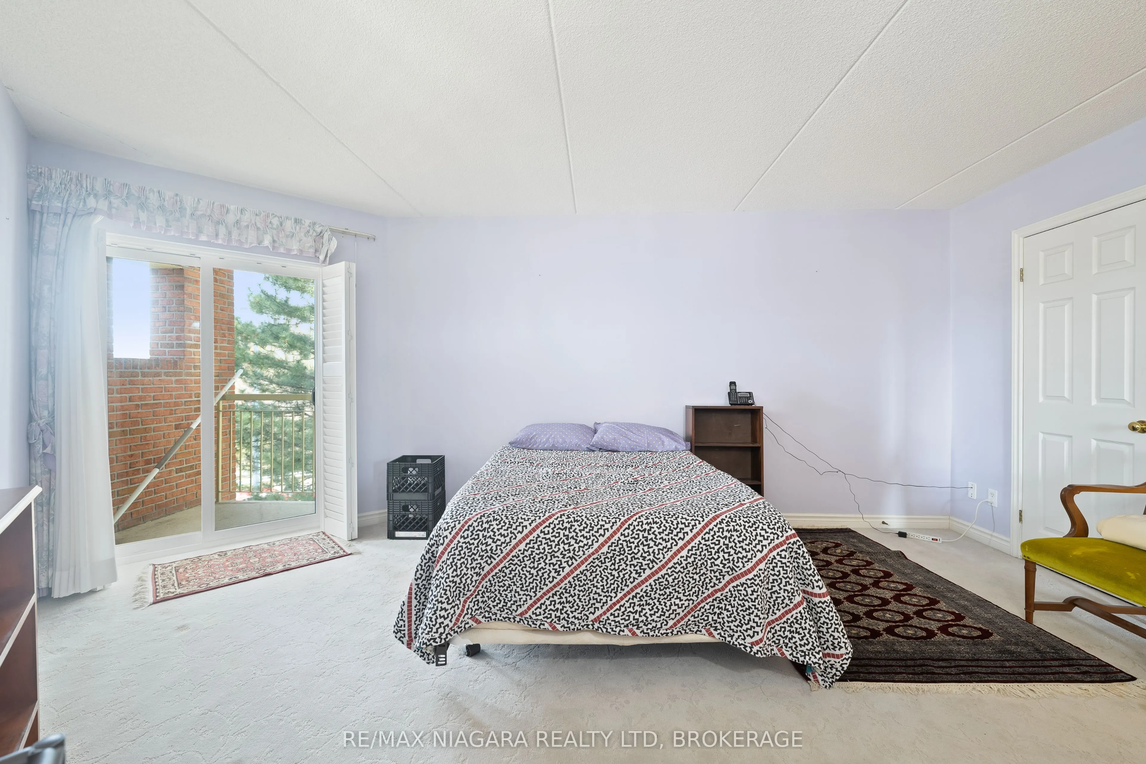 244 Lakeshore Road, #301