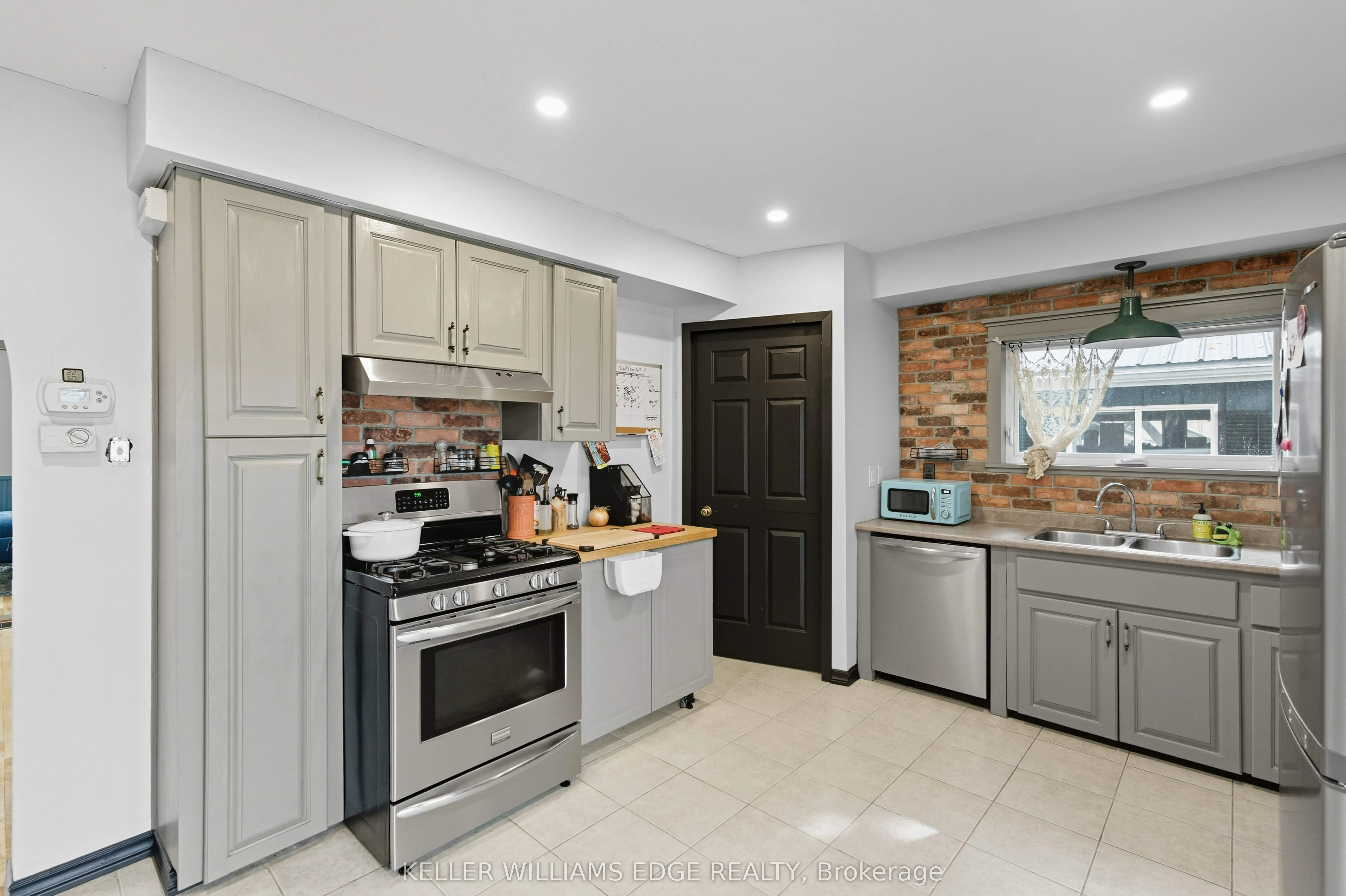21 Orkney Street W
