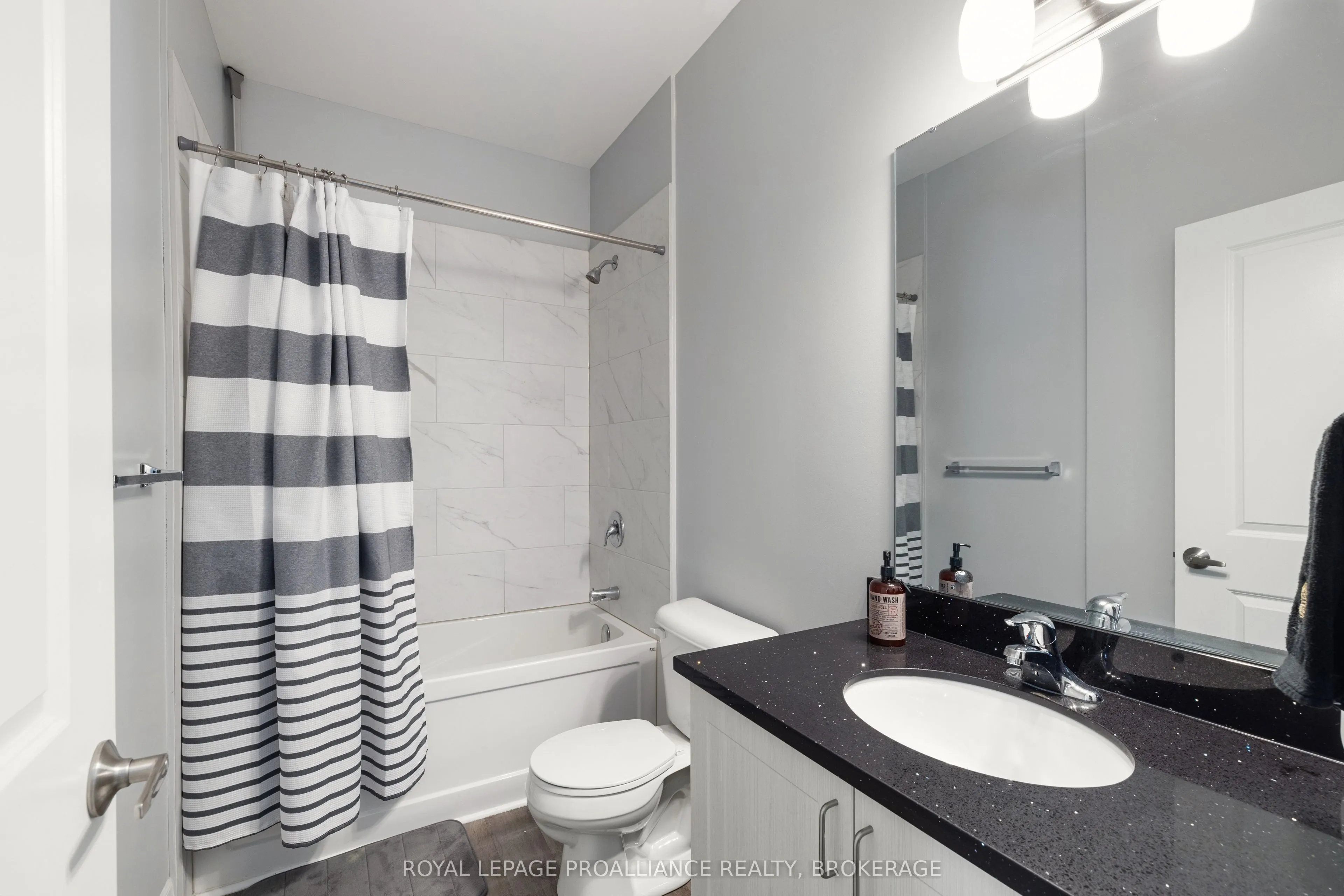 501 Frontenac Street, #113