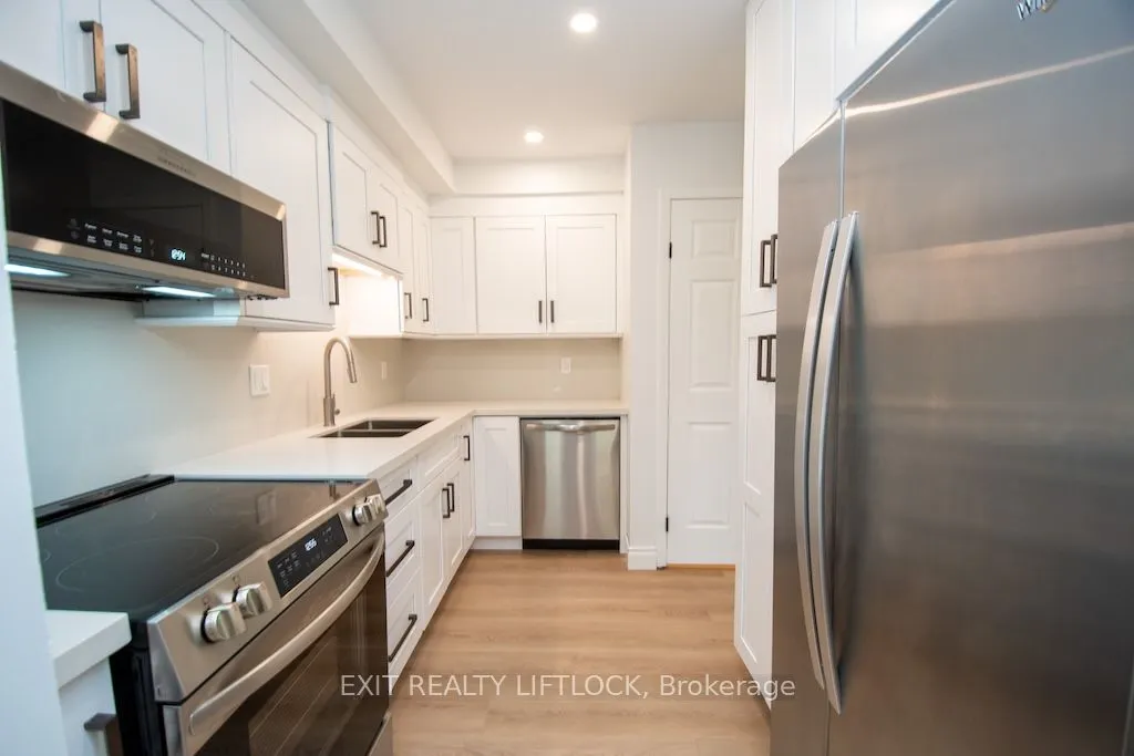 740 Chamberlain Street, #12