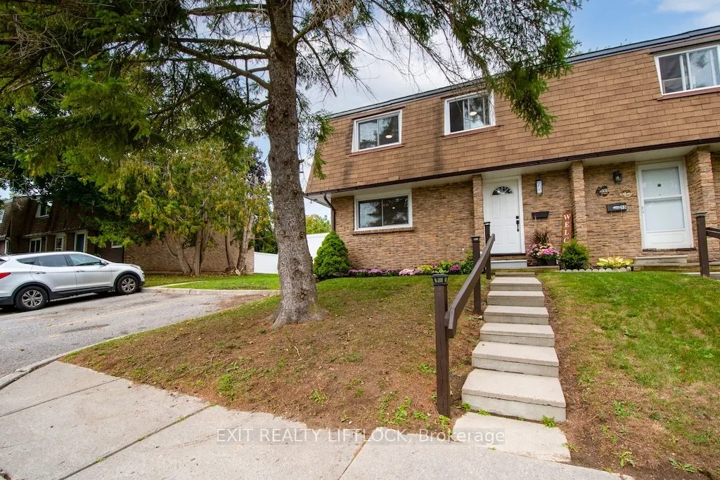 740 Chamberlain Street, #12