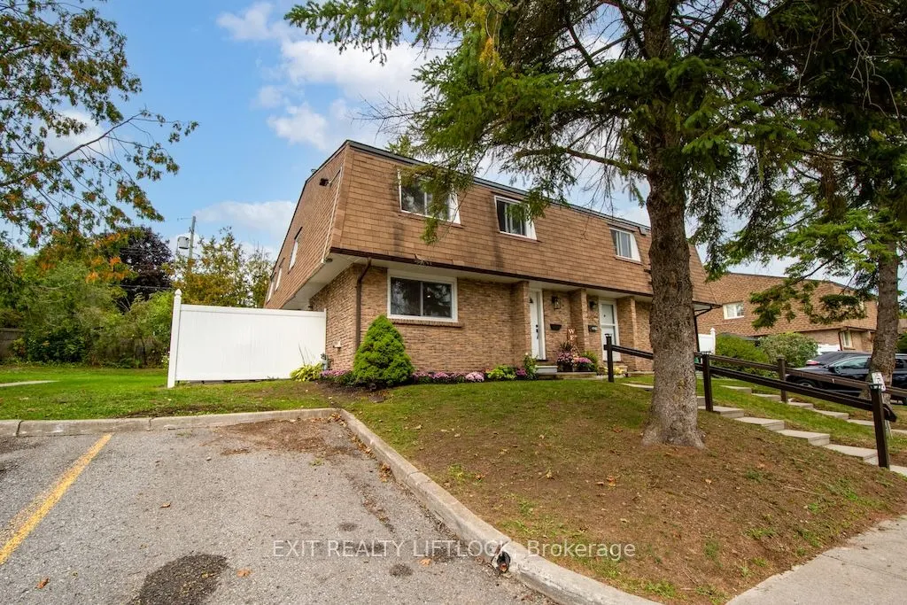 740 Chamberlain Street, #12