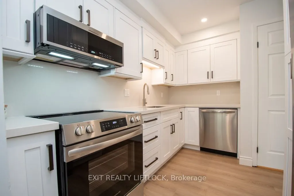740 Chamberlain Street, #12