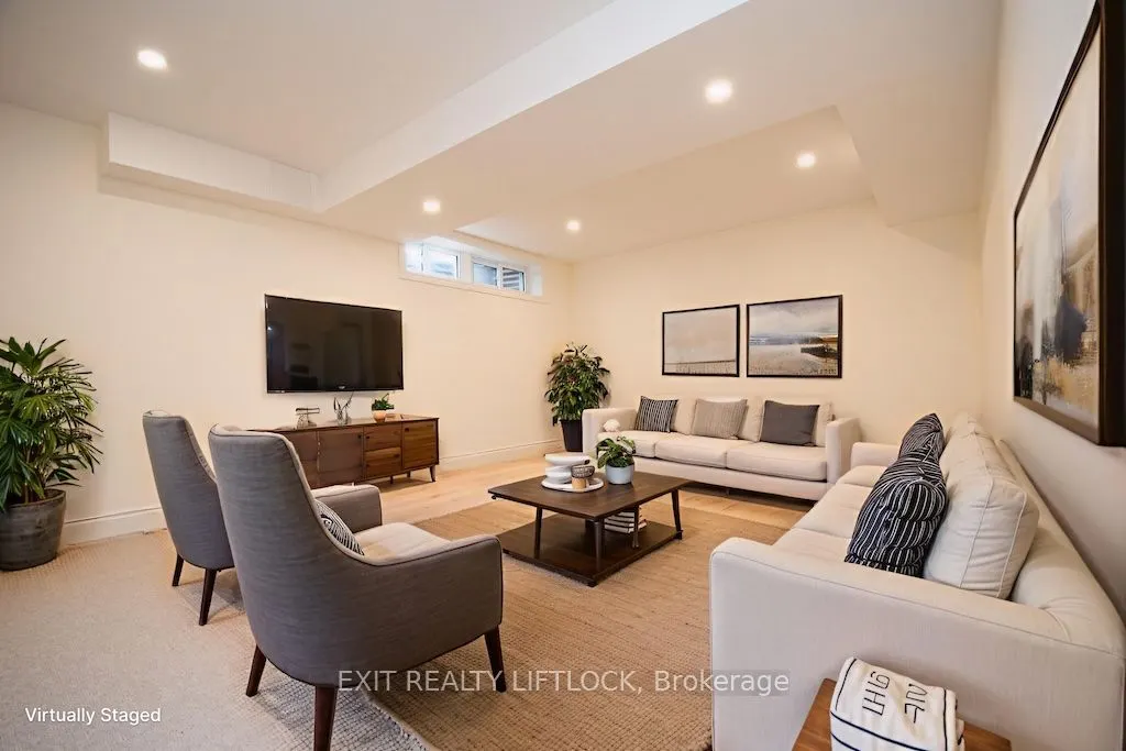 740 Chamberlain Street, #12