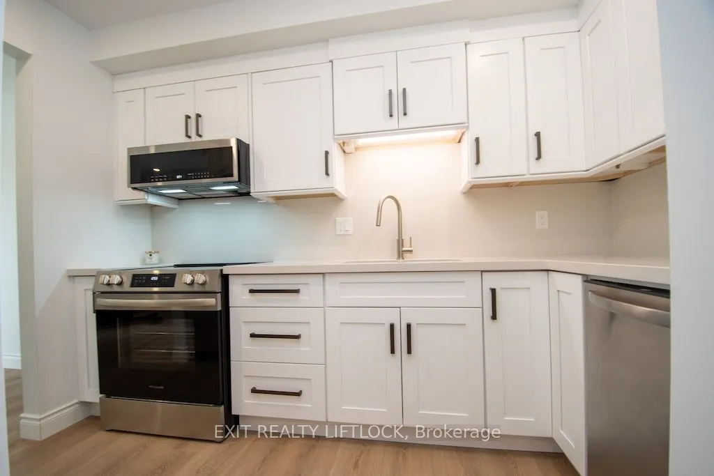 740 Chamberlain Street, #12