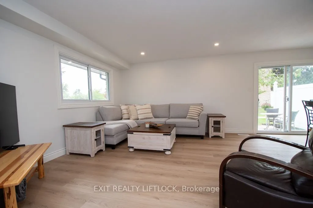 740 Chamberlain Street, #12
