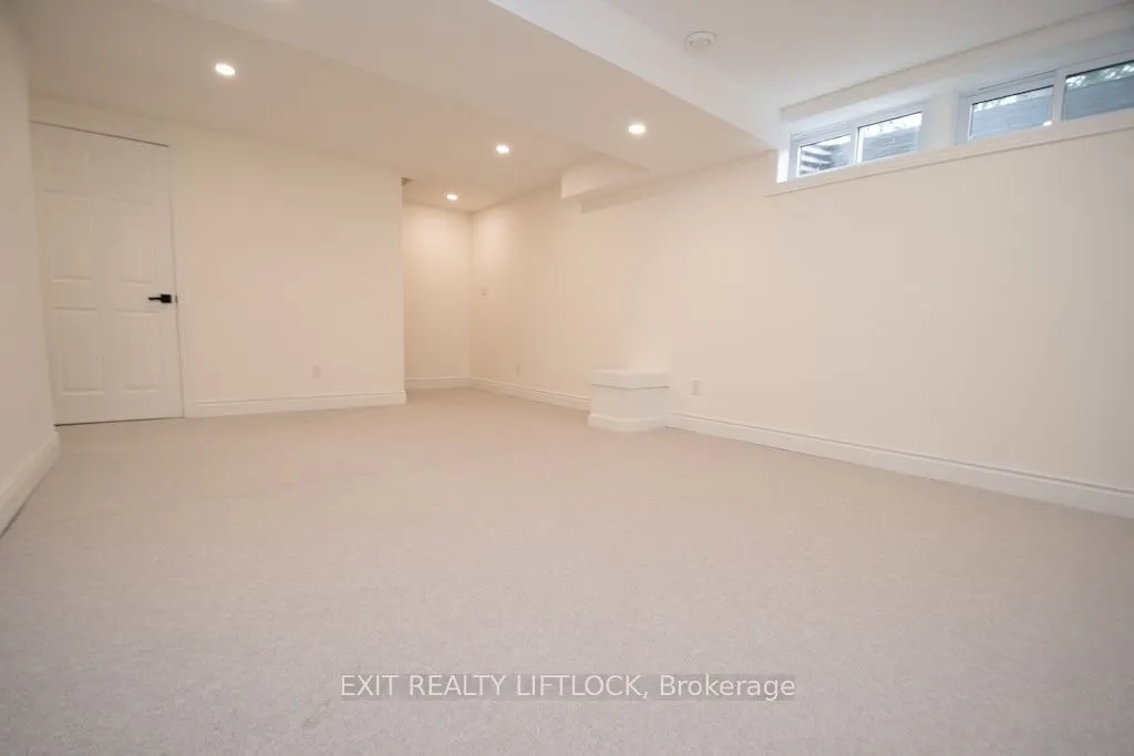 740 Chamberlain Street, #12