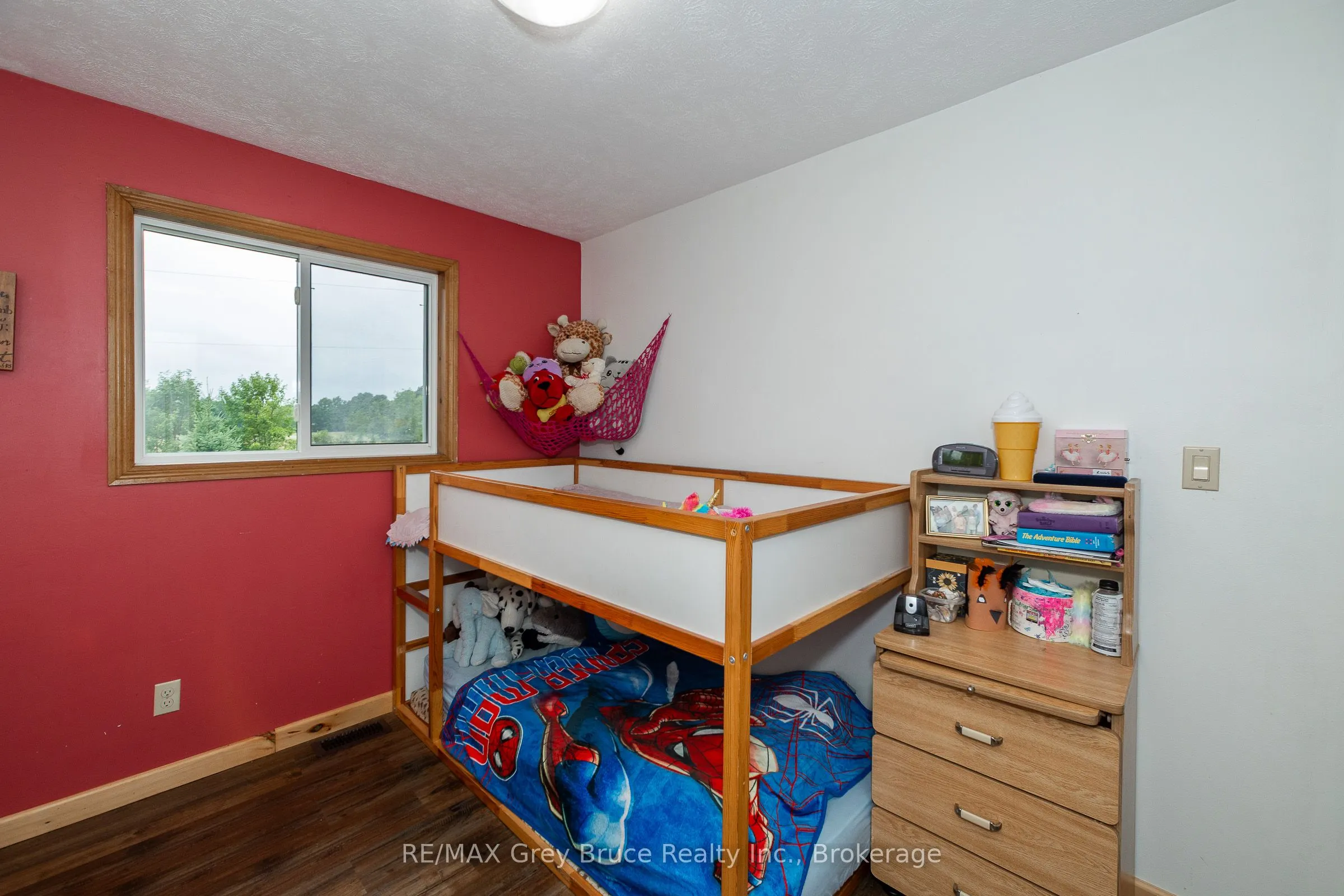 101530 Side Road 9