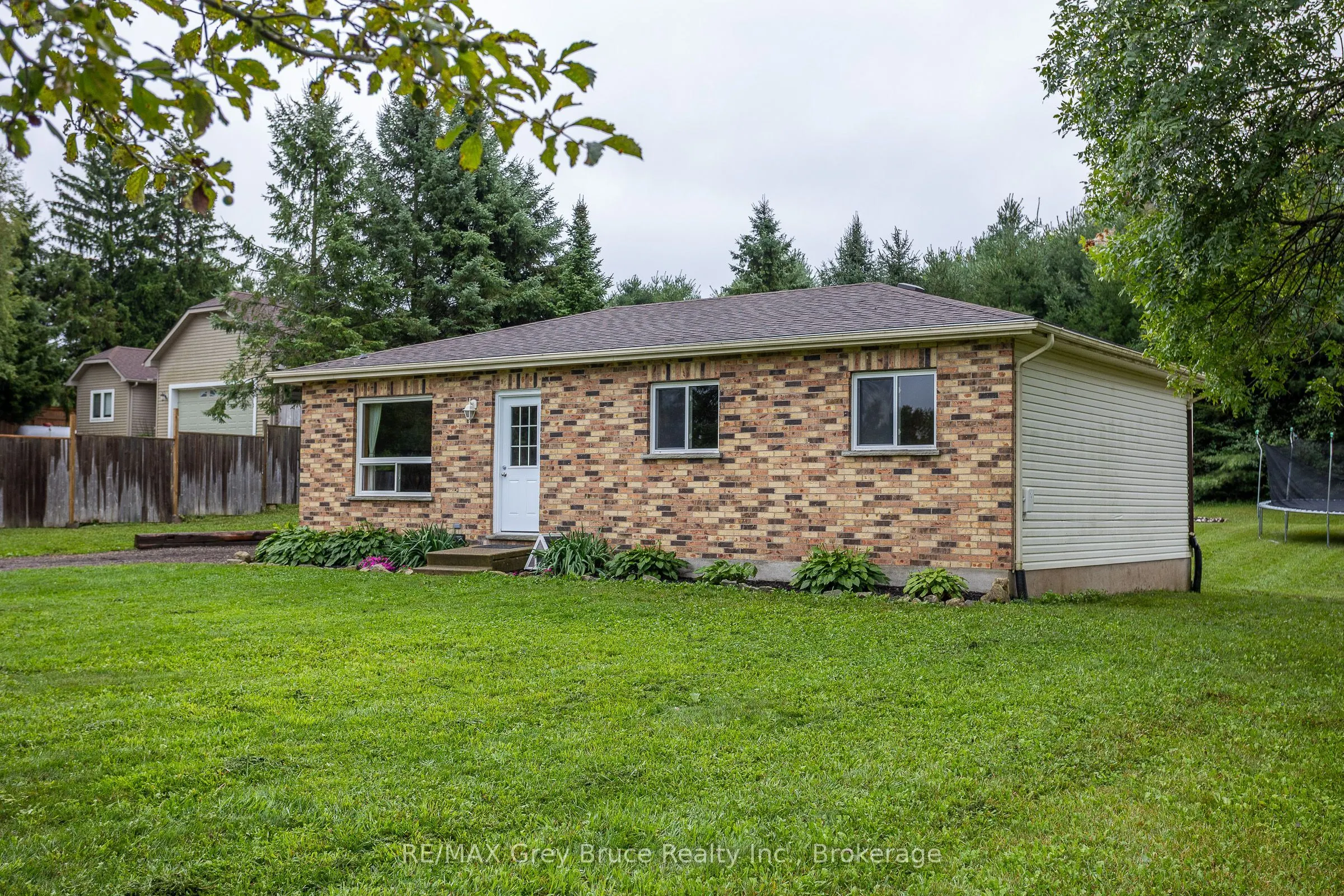 101530 Side Road 9