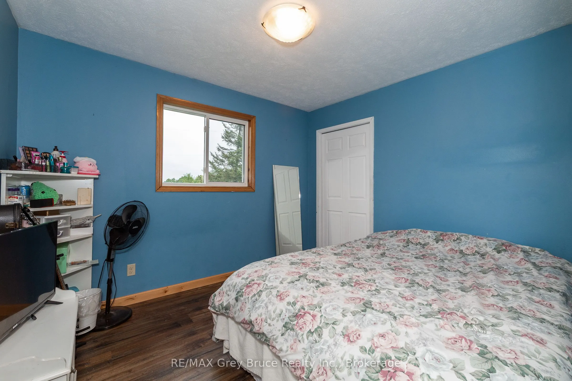101530 Side Road 9
