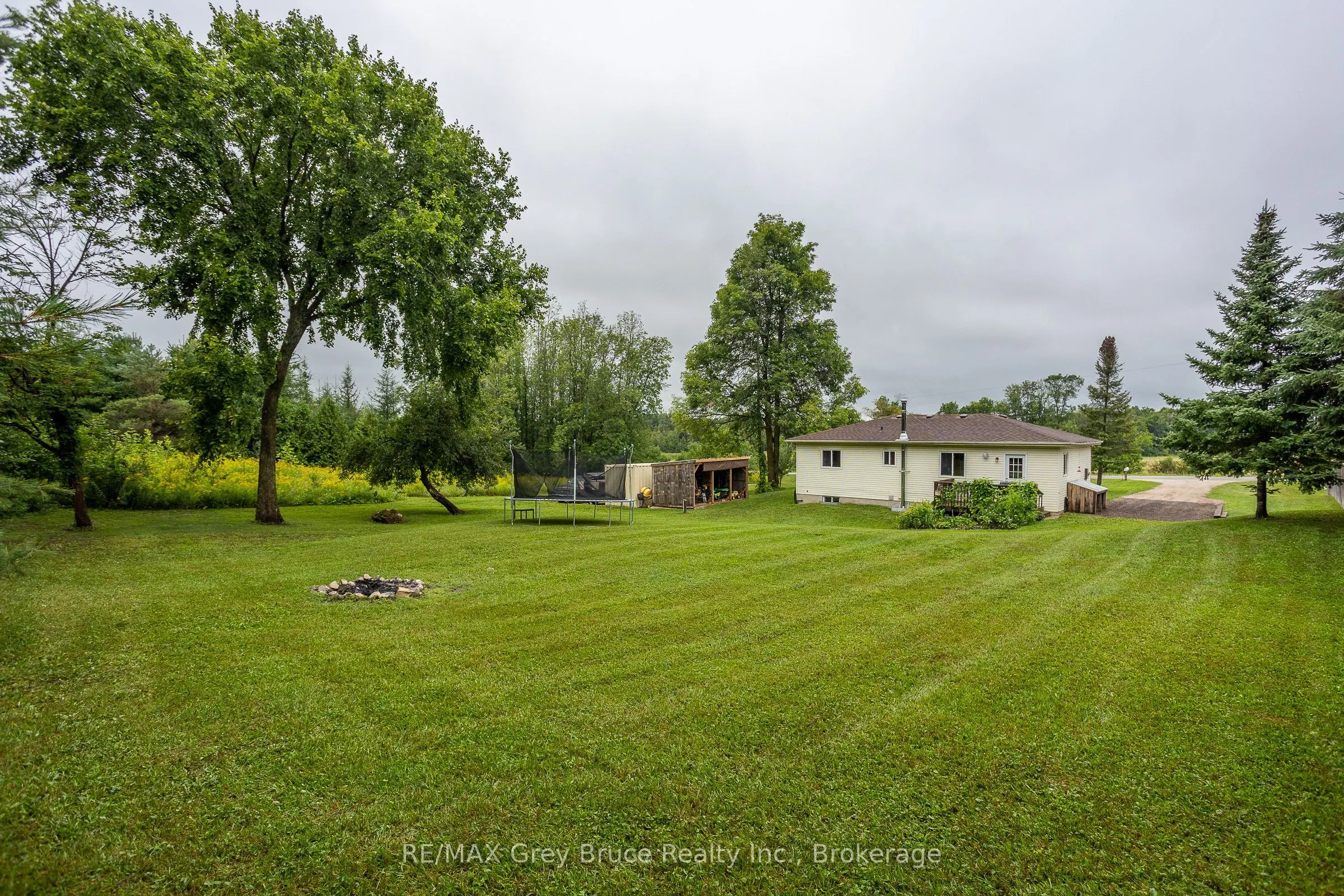 101530 Side Road 9
