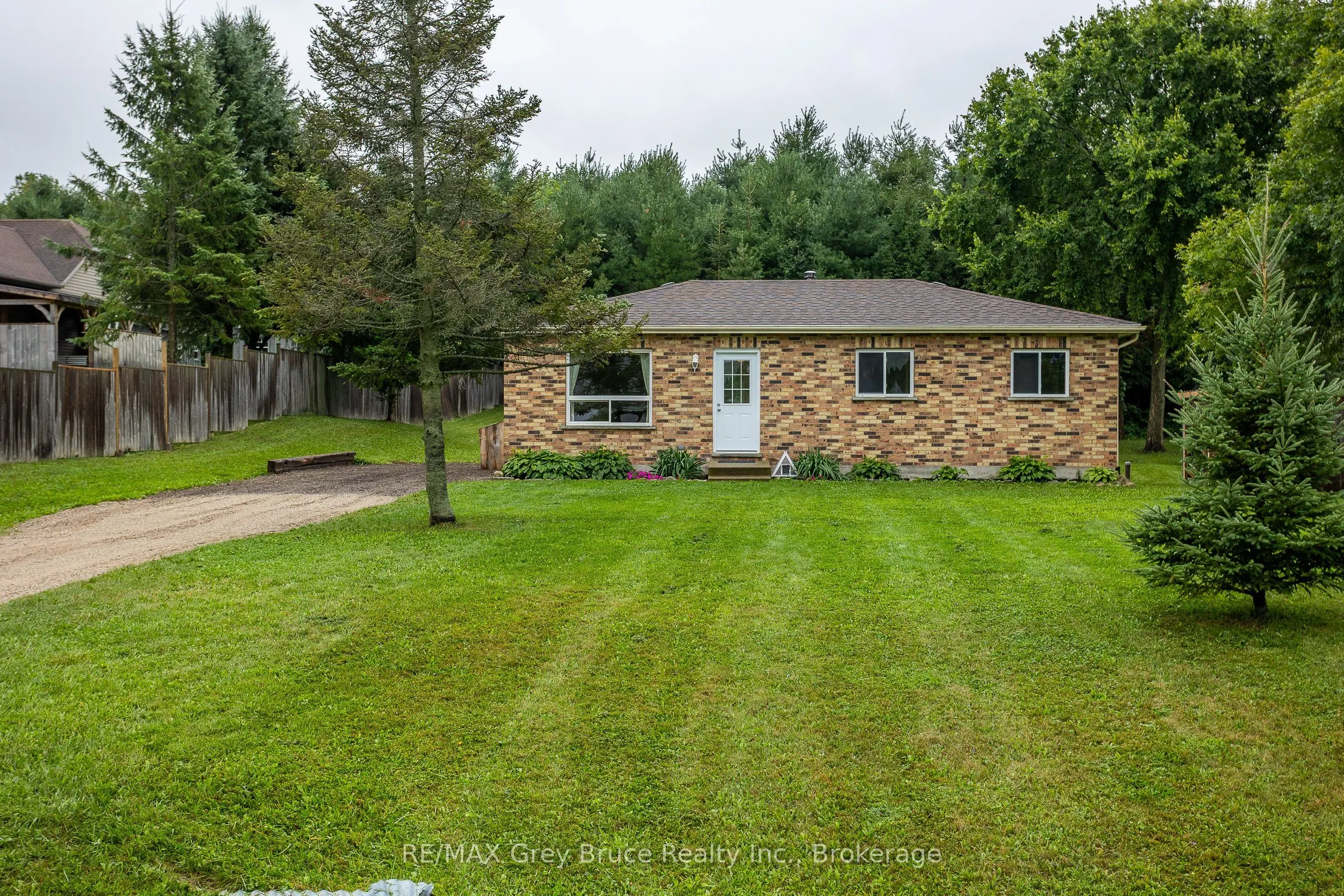 101530 Side Road 9
