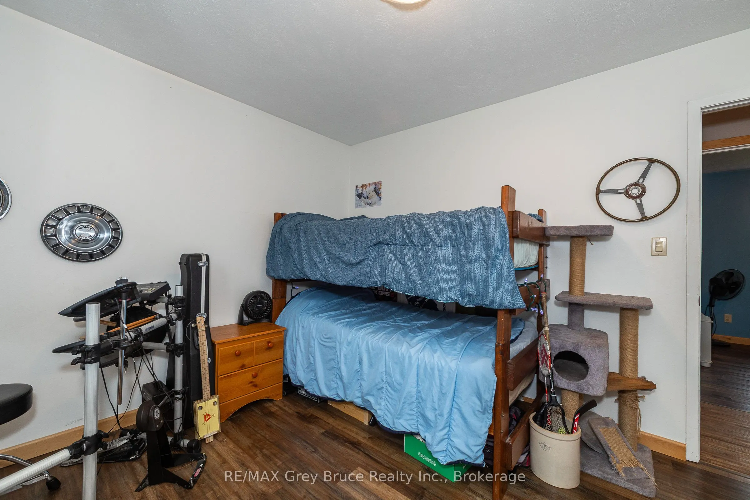 101530 Side Road 9
