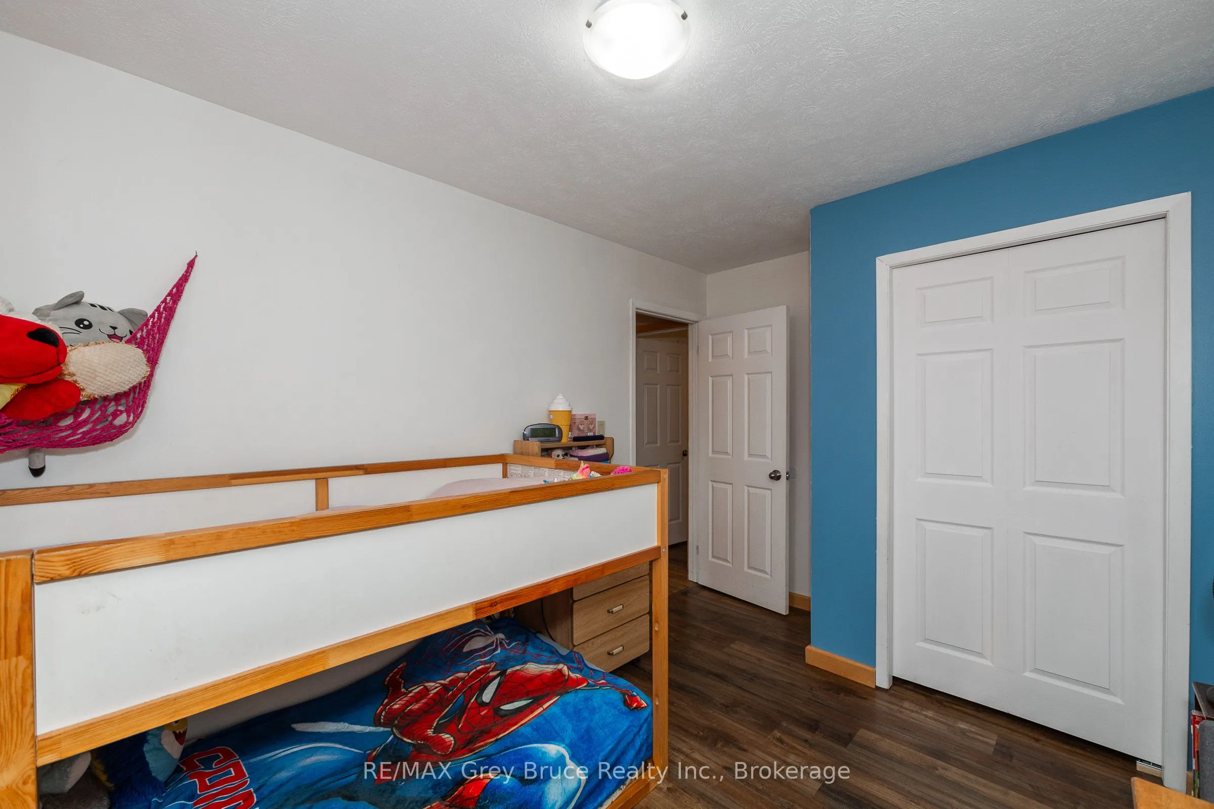 101530 Side Road 9
