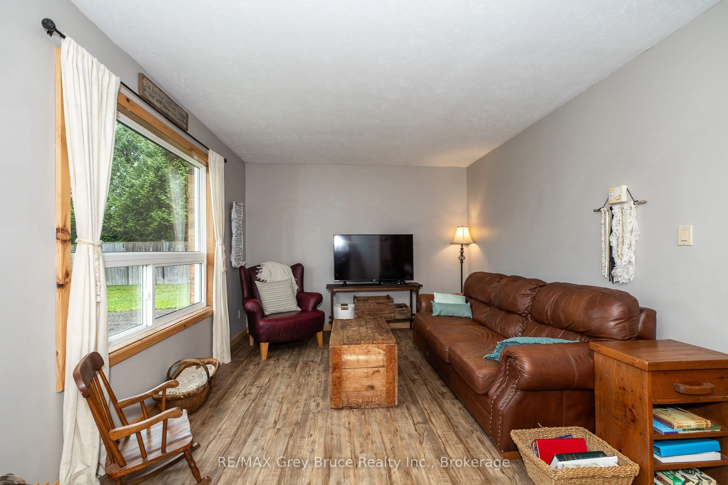 101530 Side Road 9