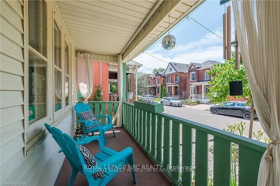 28 William Street W