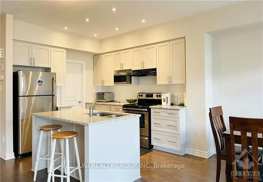 520 EARNSCLIFFE Grove
