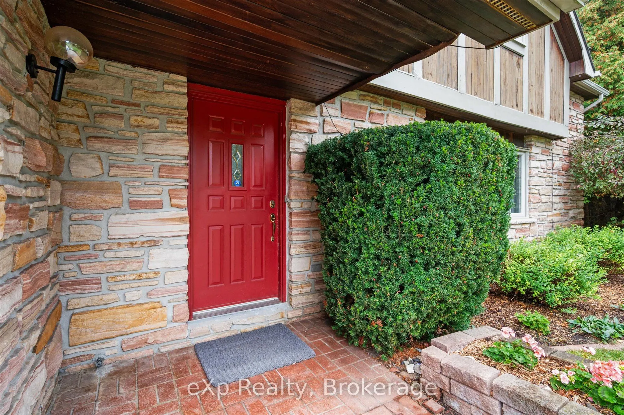 32 Glenholm Drive