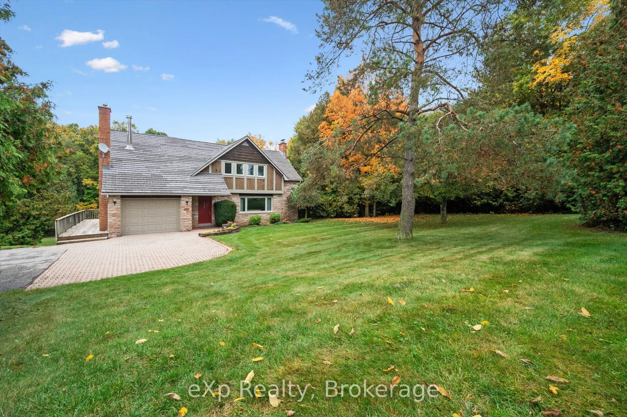 32 Glenholm Drive