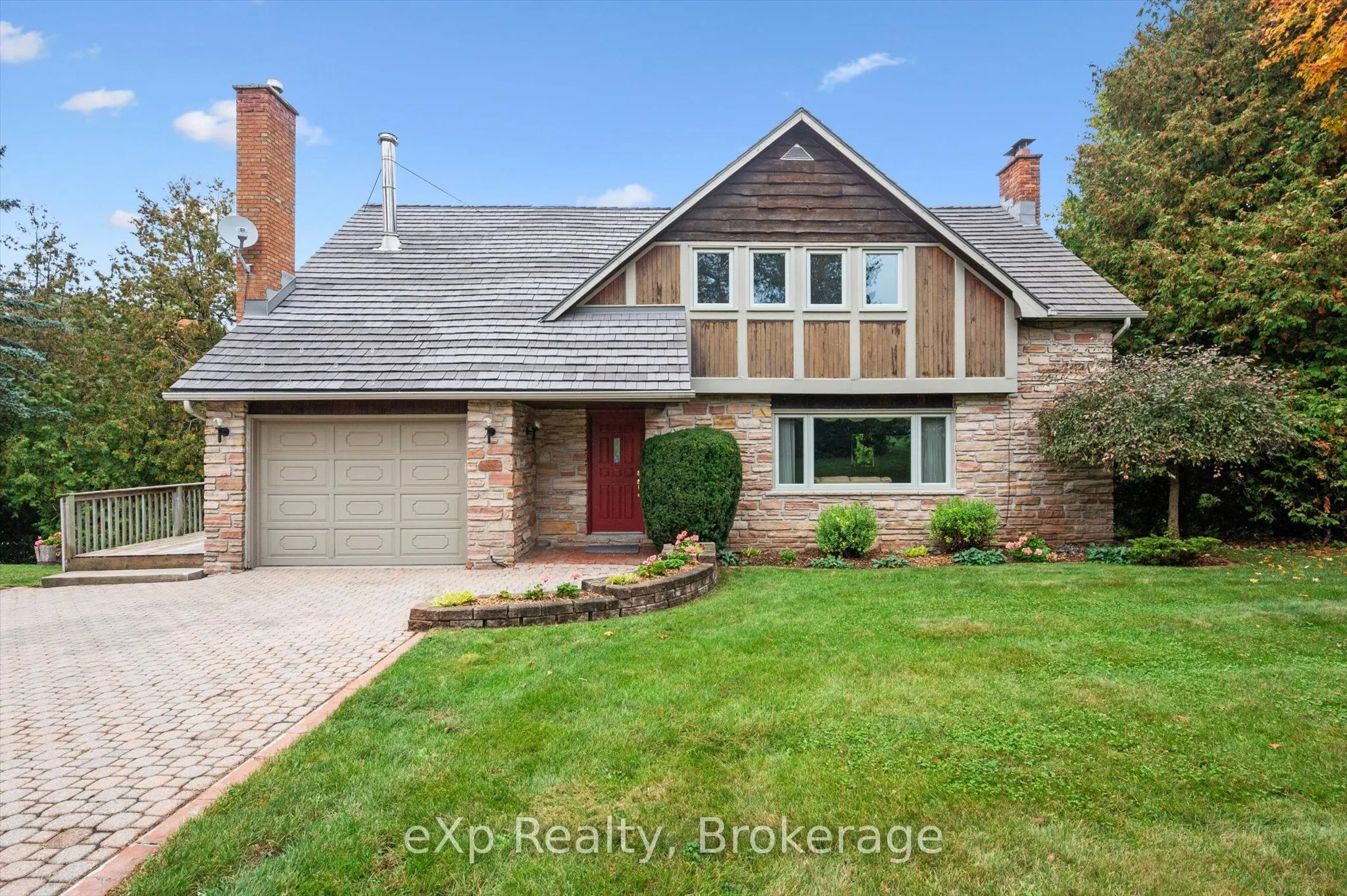 32 Glenholm Drive