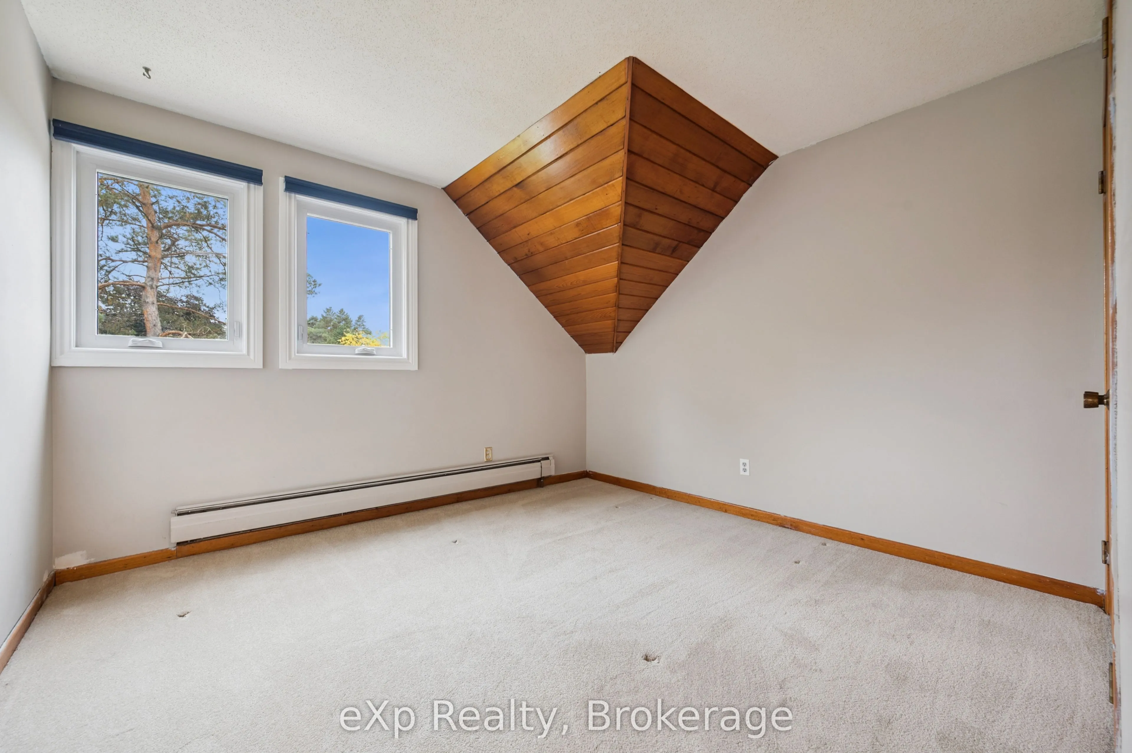32 Glenholm Drive