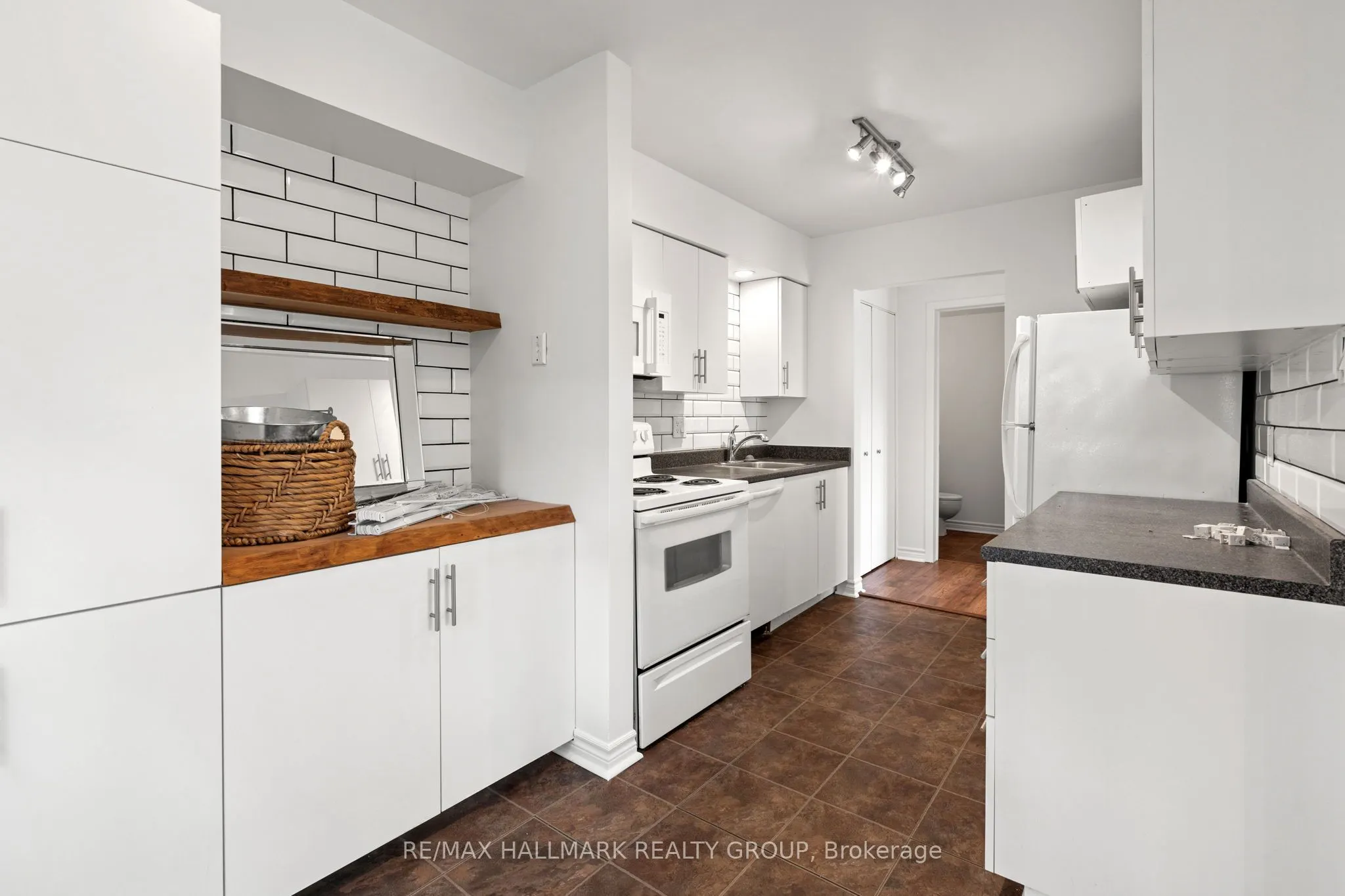 311 Presland Road, #C