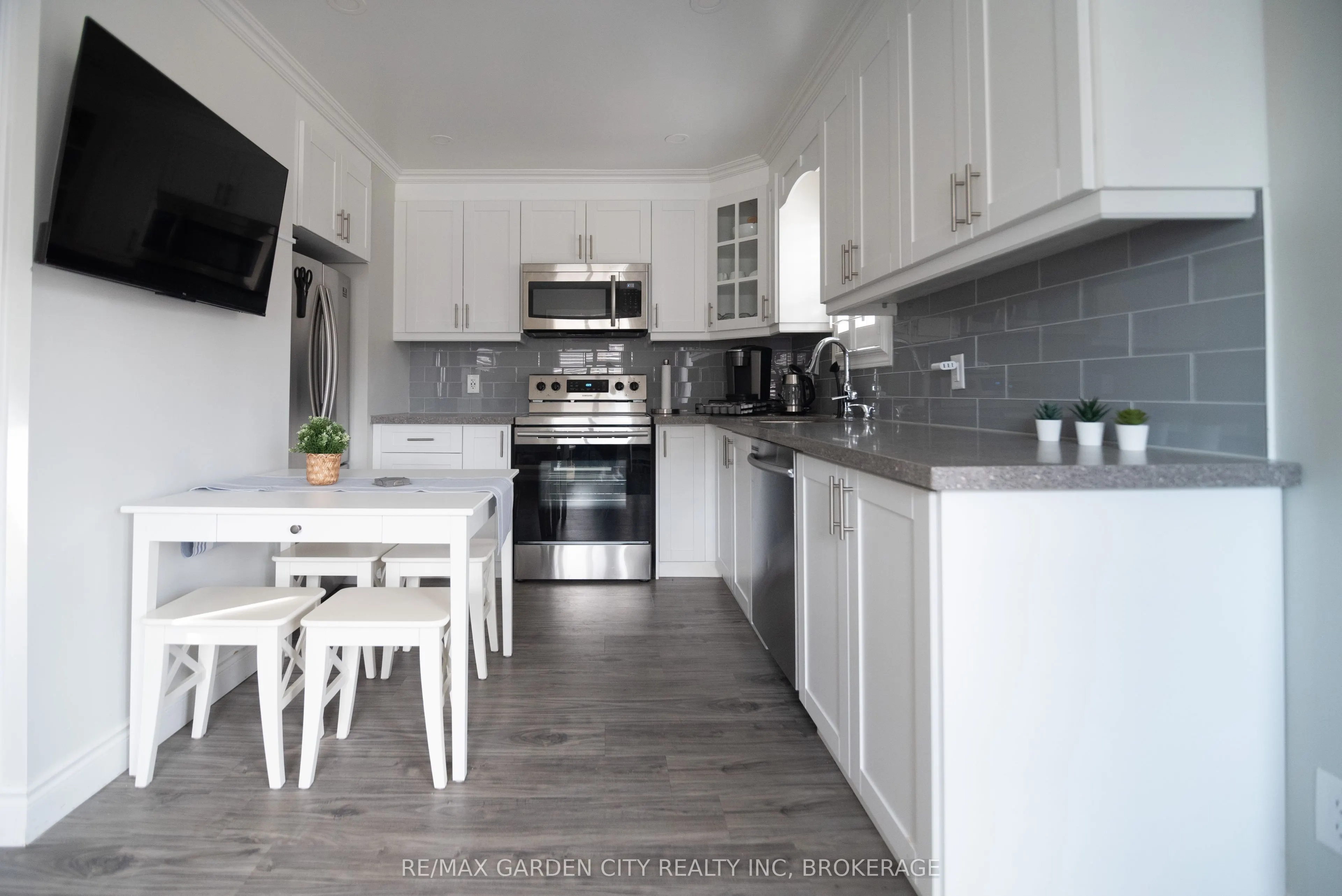 5839 McLeod Road