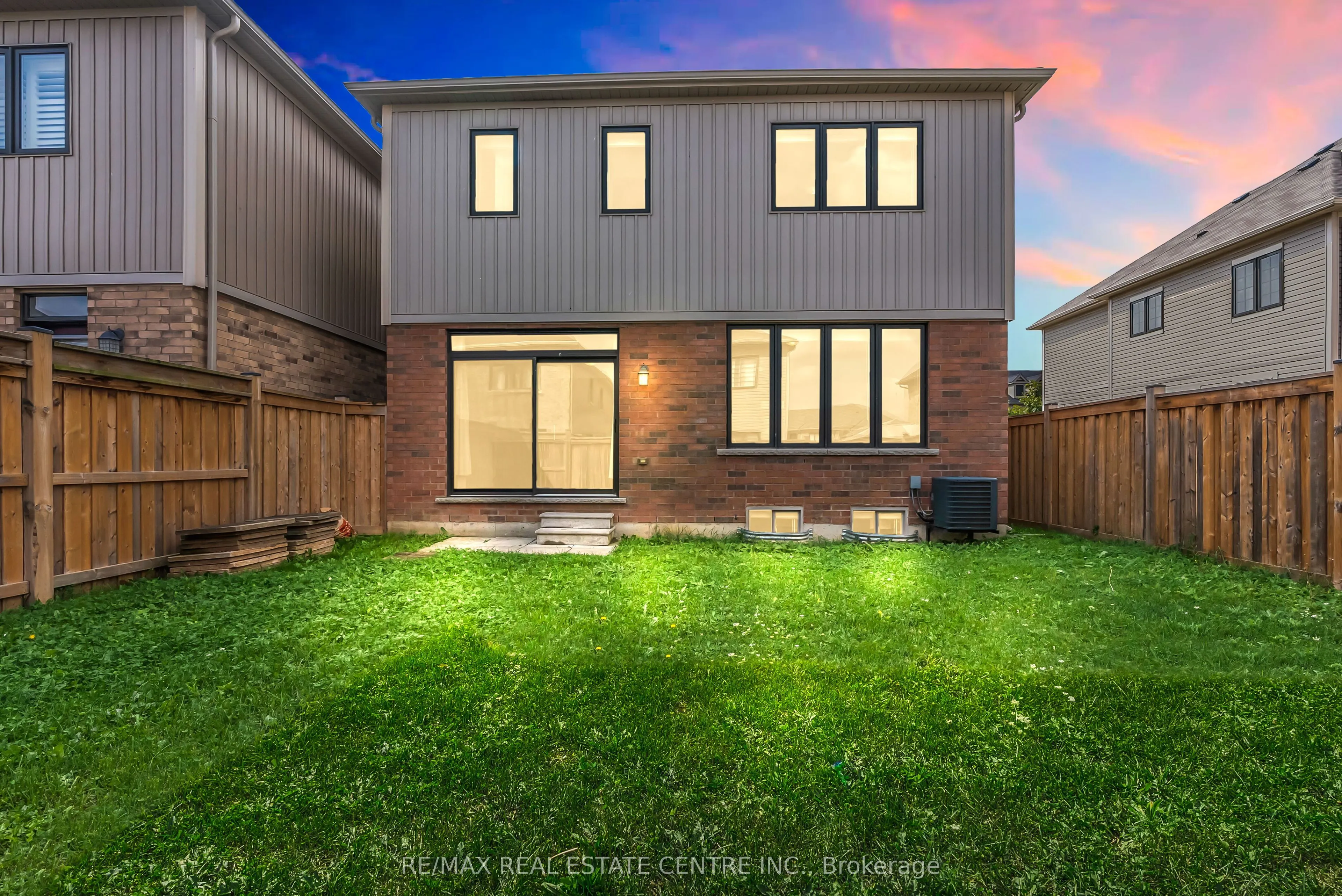 54 Larry Crescent