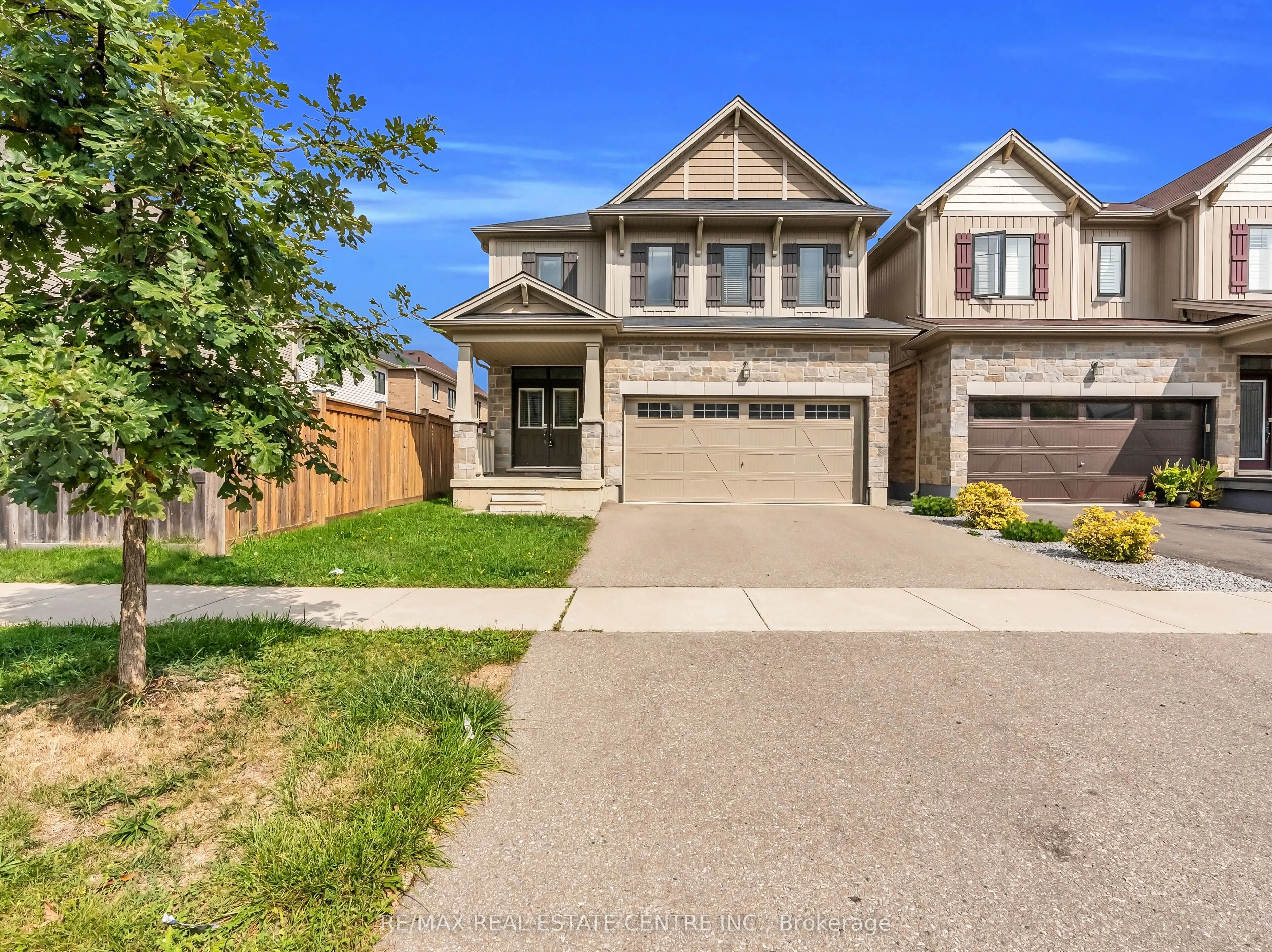 54 Larry Crescent