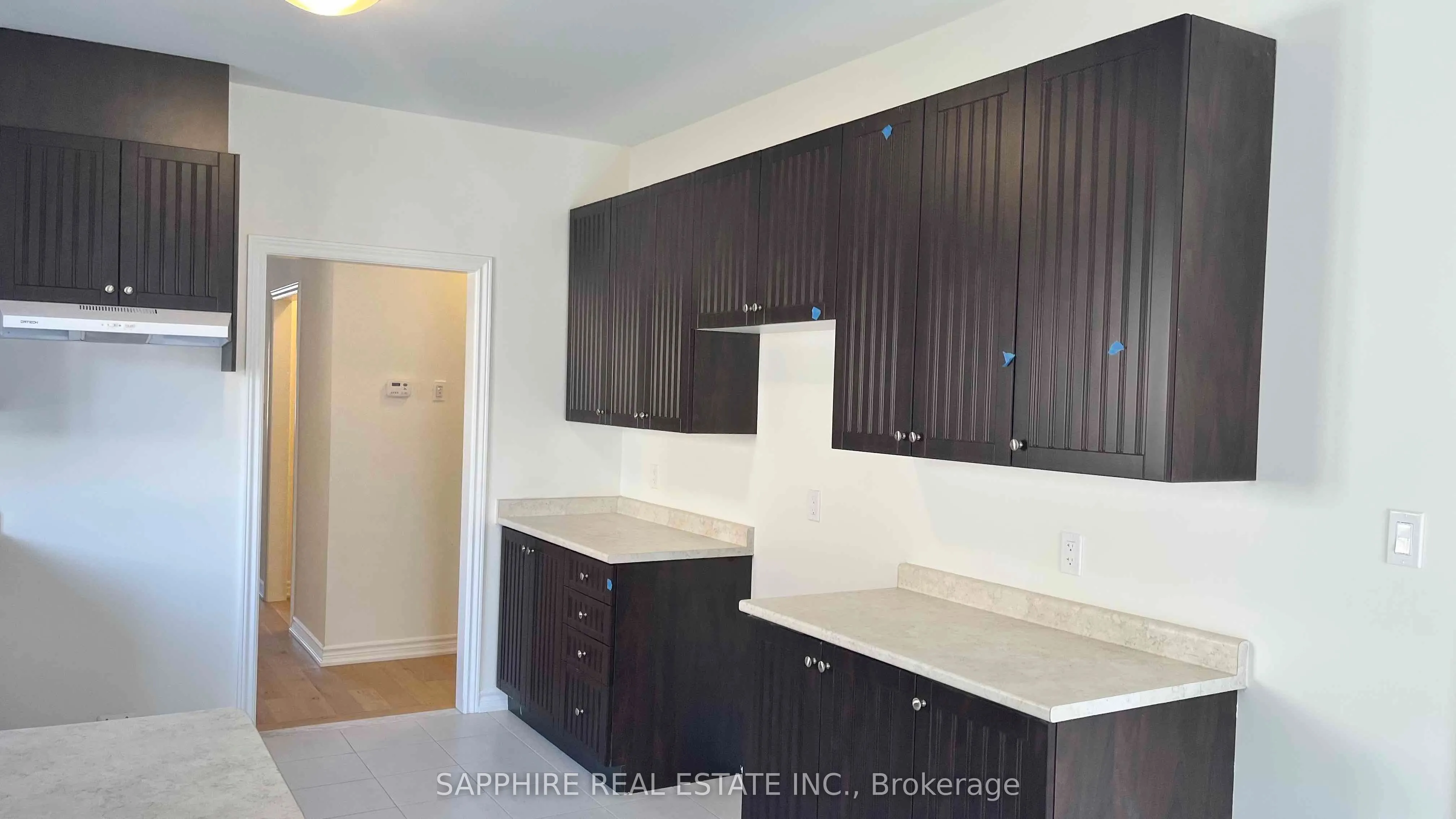 25 HUNTSWORTH Avenue